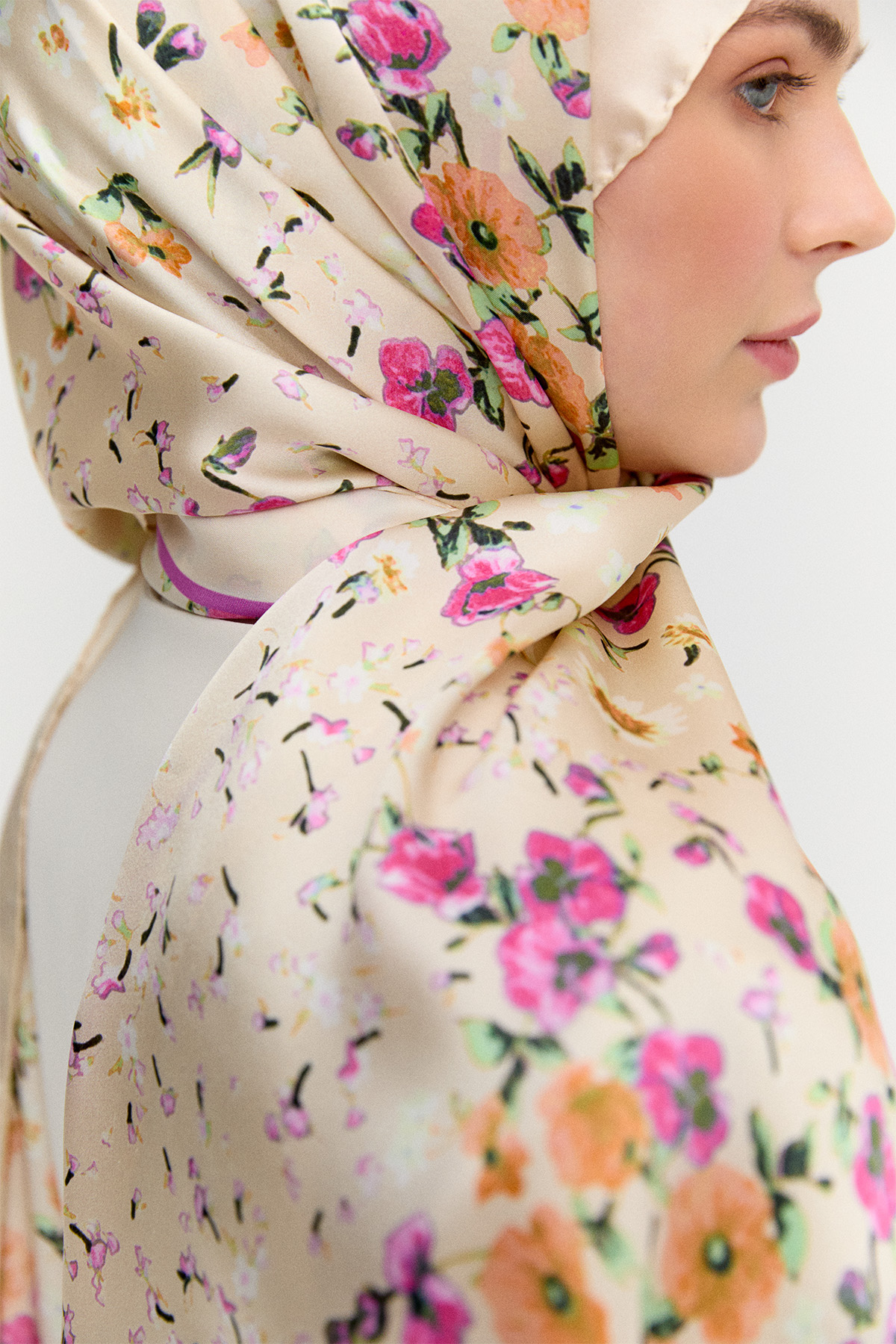 Çiçek Desenli İpek Şal, Tesettür Giyim