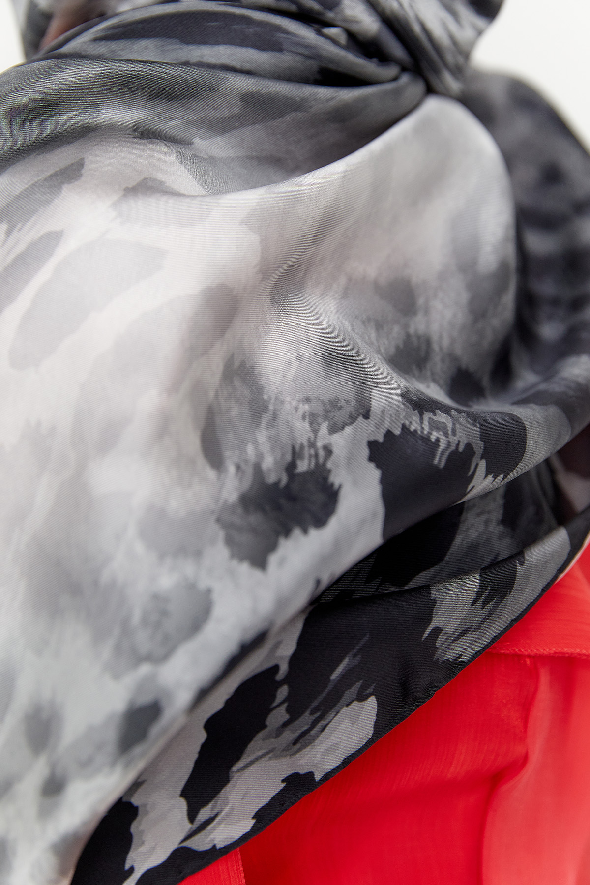 Leopar Desenli İpek Şal