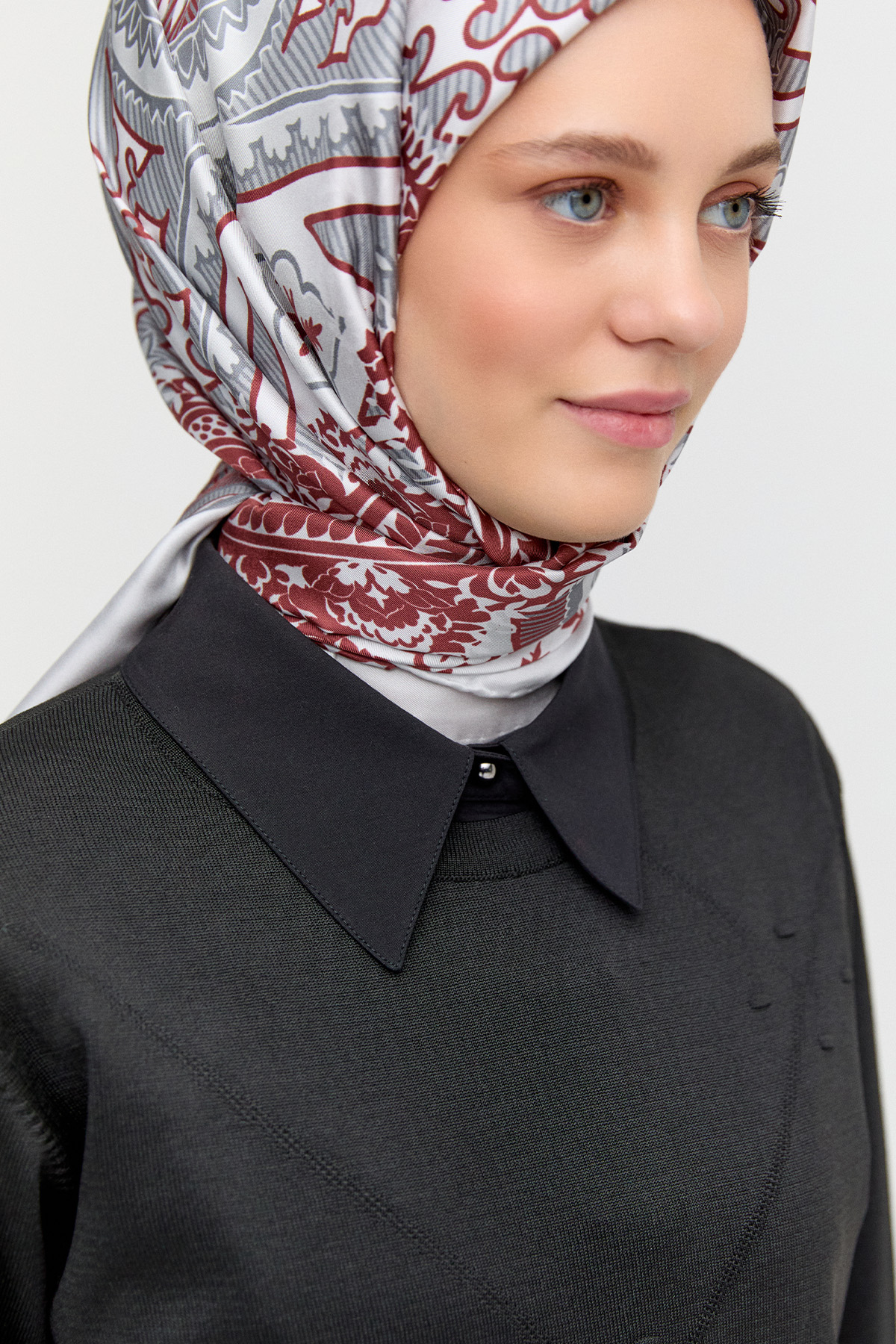 Parçalı Yırtmaçlı Triko Bluz