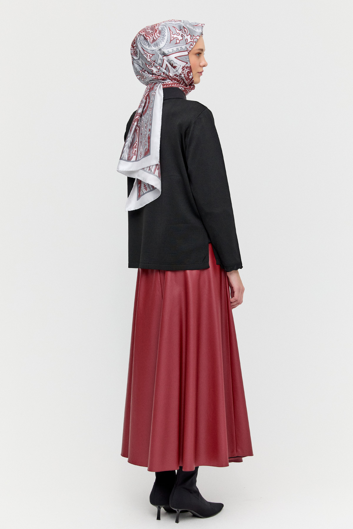 Taş Detaylı Triko Bluz