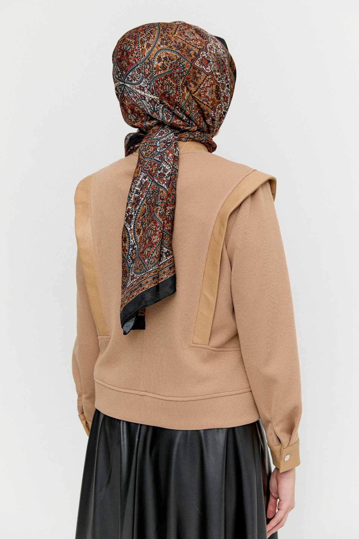 Yüksek Yakalı Örme Ceket, Tesettür Giyim