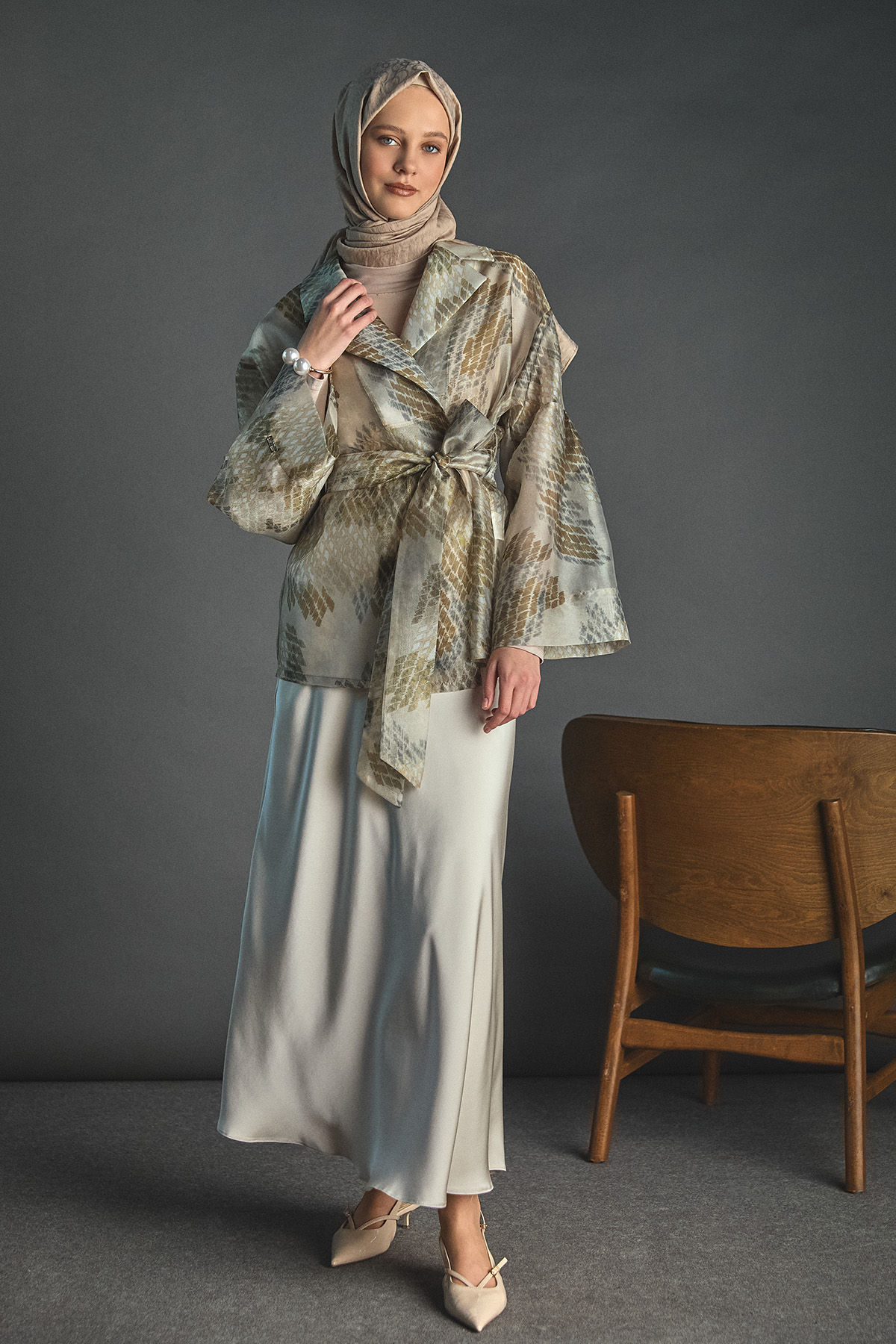 Desenli Kuşaklı Organze Ceket