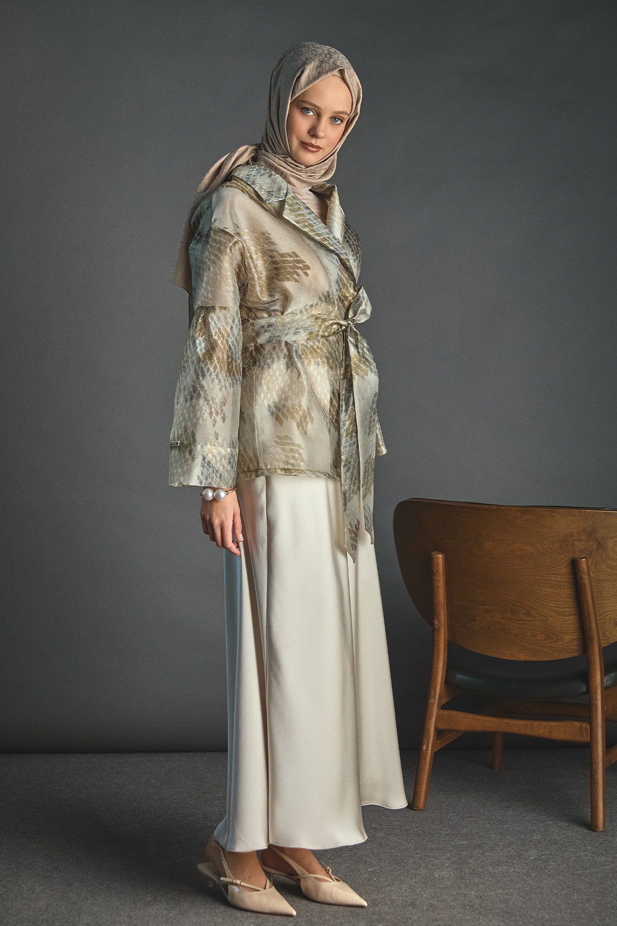 Desenli Kuşaklı Organze Ceket