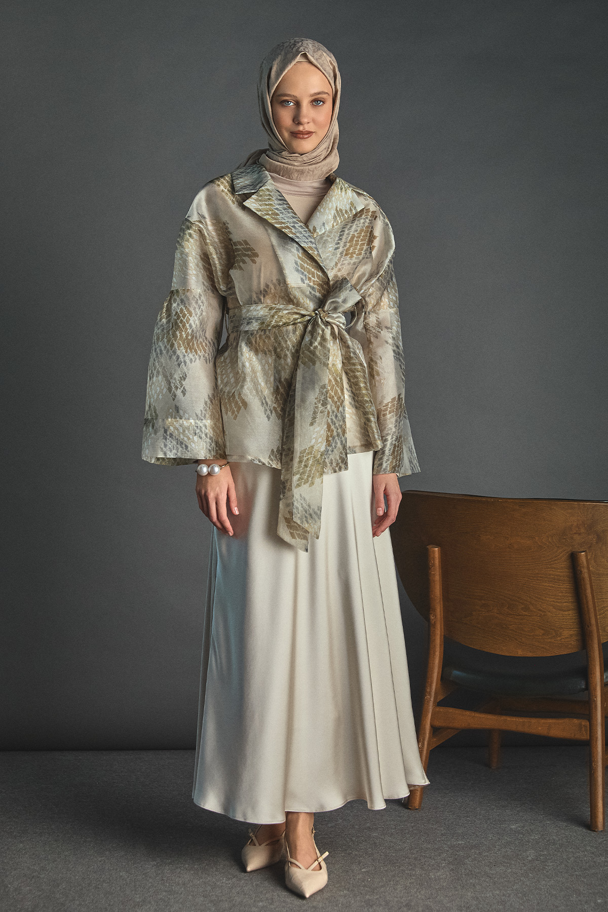 Desenli Kuşaklı Organze Ceket