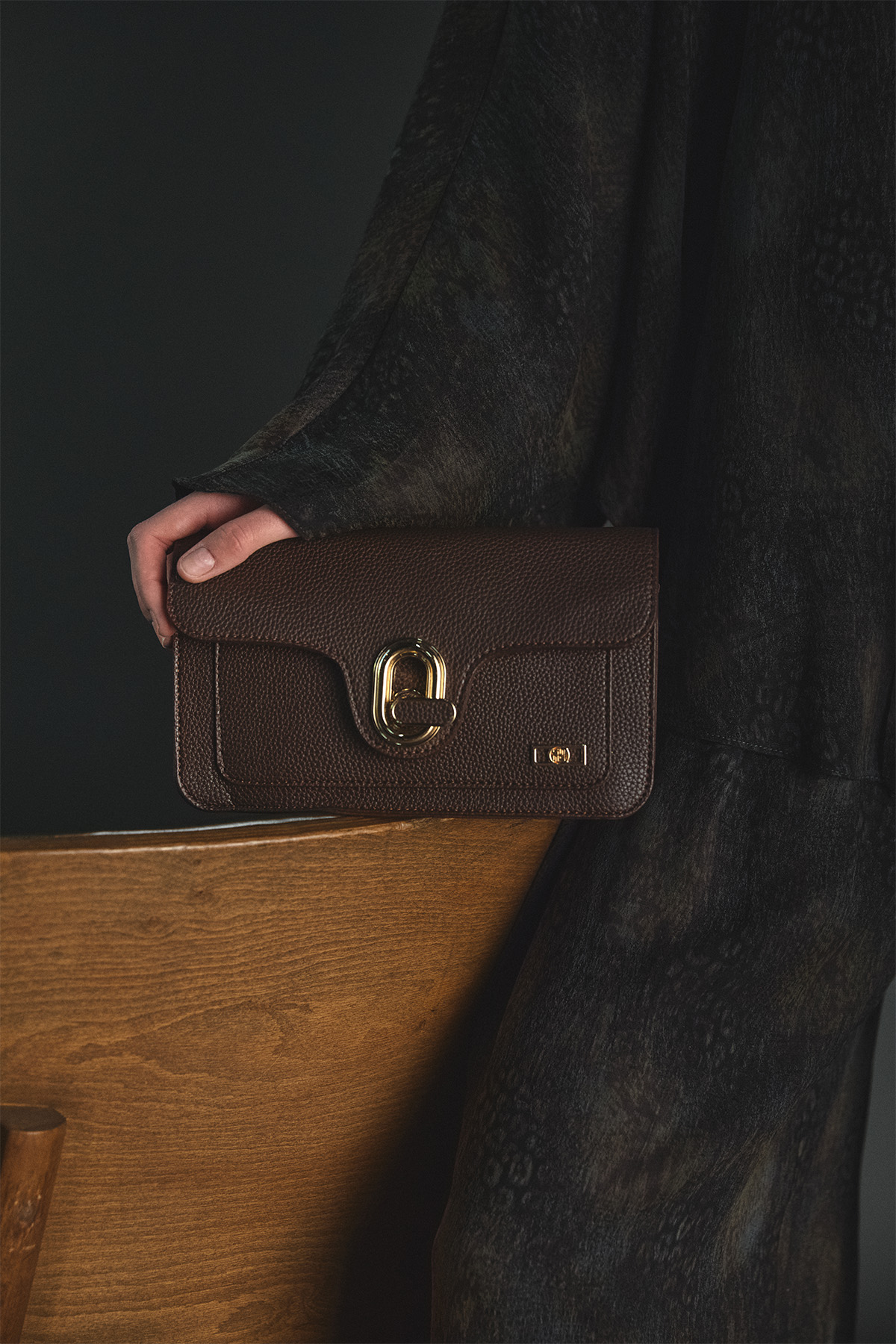 Kartlık Detaylı Mini Omuz Çantası