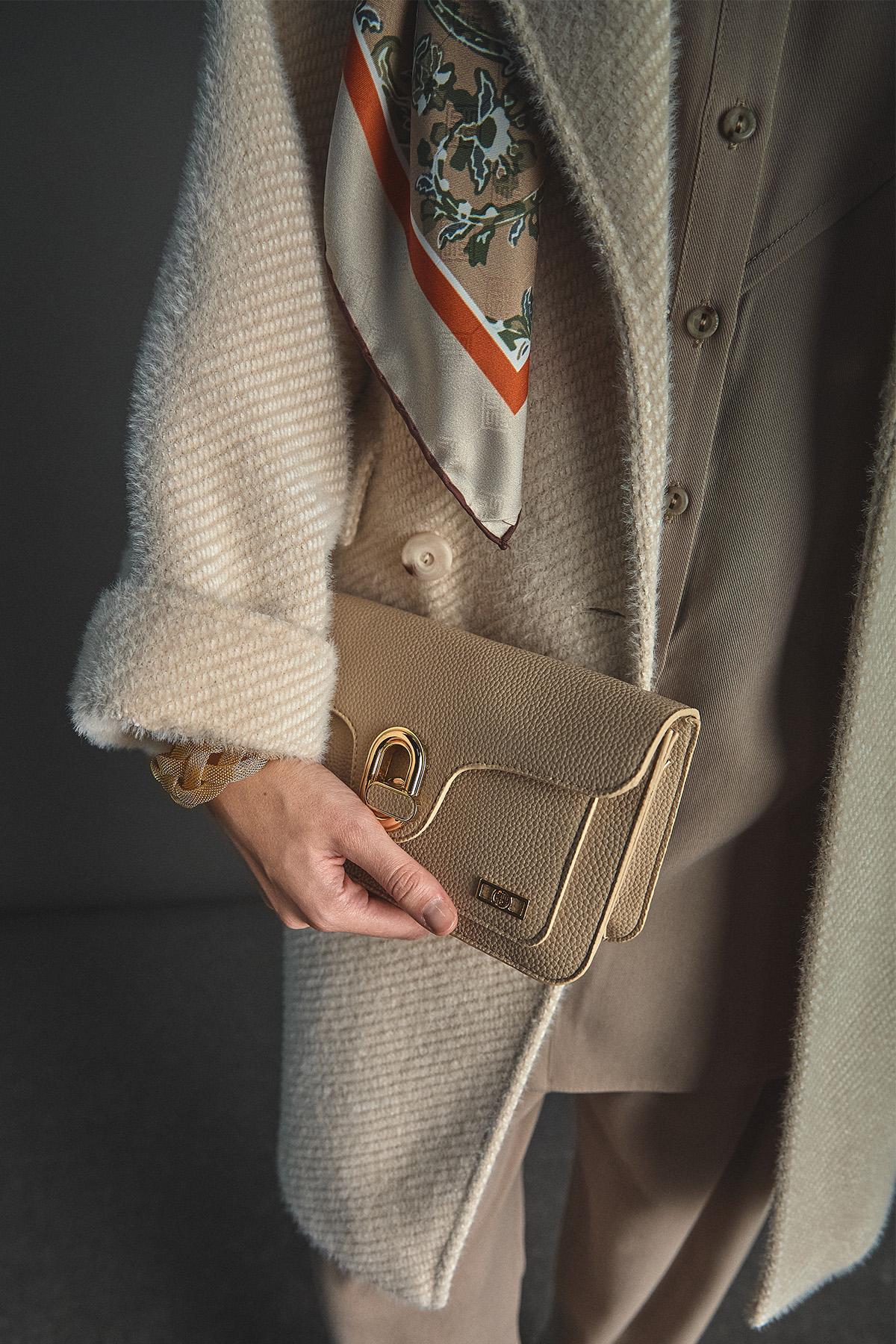 Kartlık Detaylı Mini Omuz Çantası