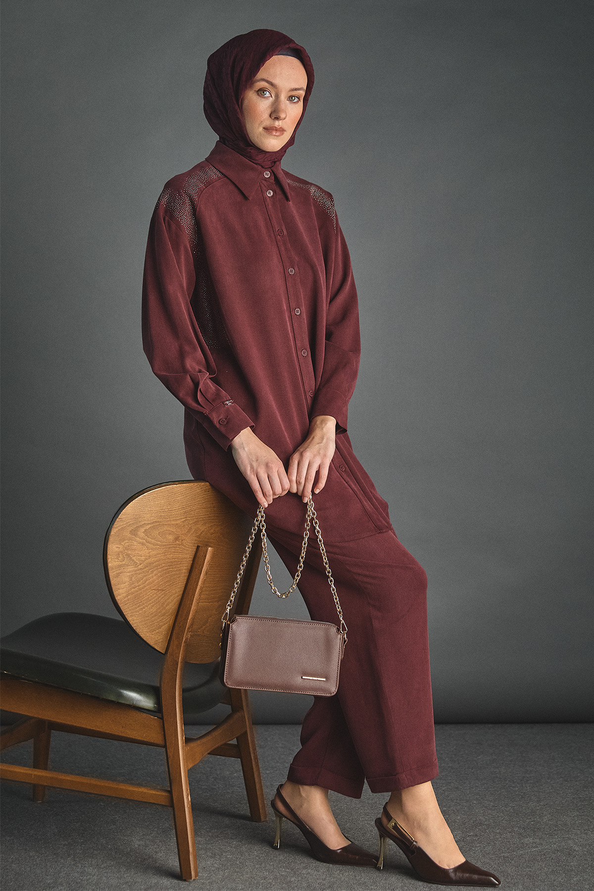 Zincir Askılı Çok Bölmeli Suni Deri Omuz Çantası