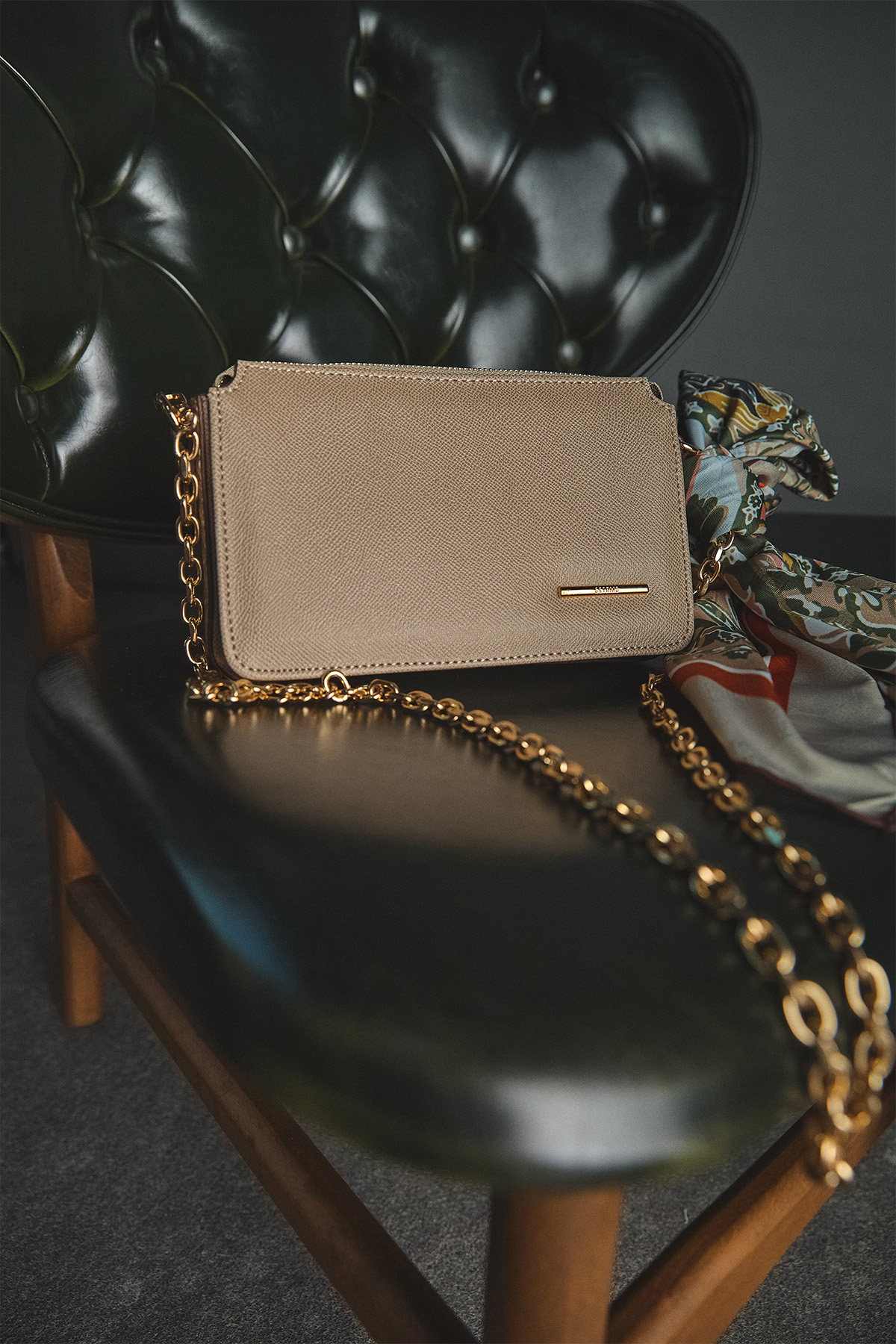 Zincir Askılı Çok Bölmeli Suni Deri Omuz Çantası