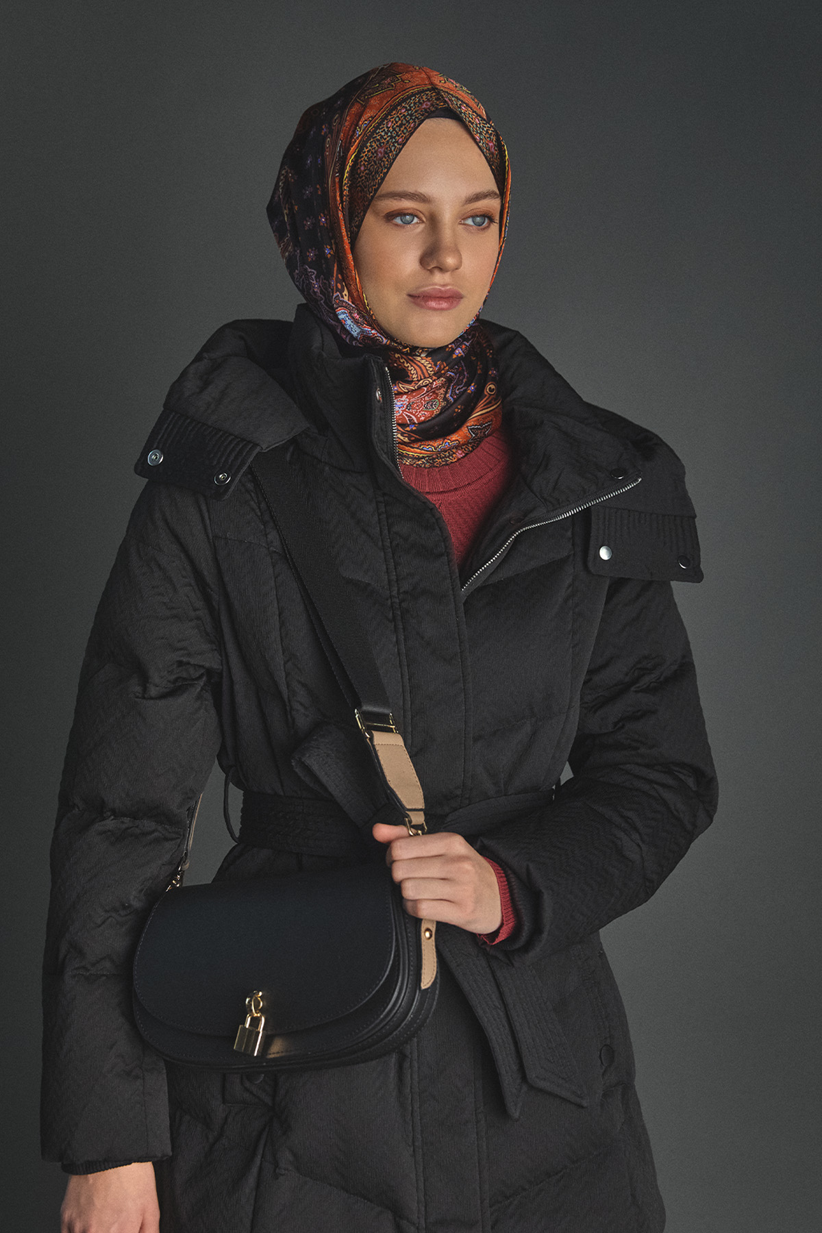 Kilit Aksesuarlı Çok Gözlü Sportif Omuz Çantası