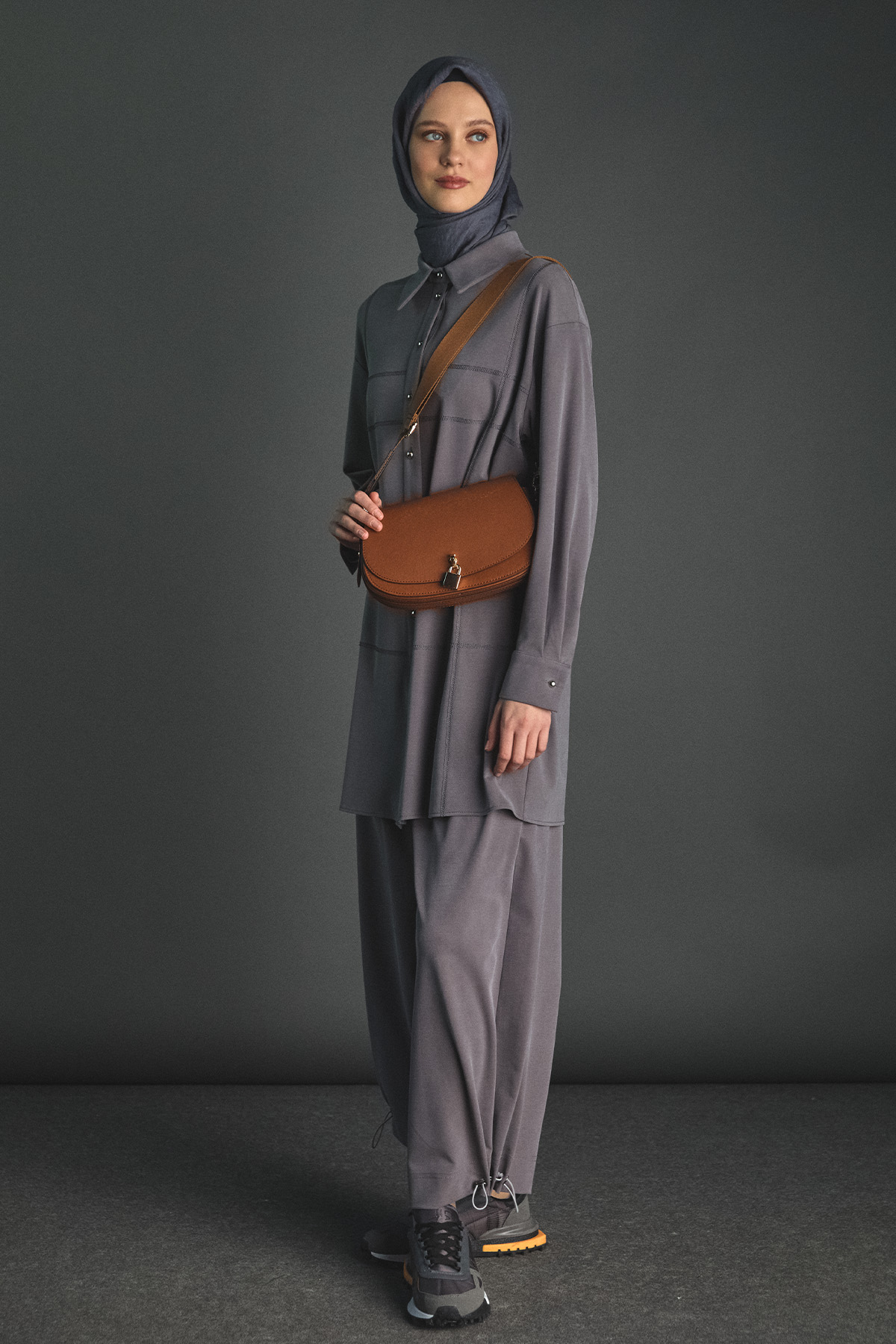 Kilit Aksesuarlı Sportif Omuz Çantası, Tesettür Giyim