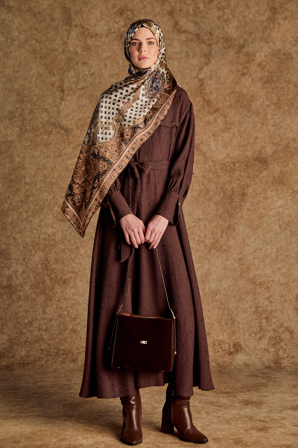 Ayarlanabilir Askılı Kol Çantası