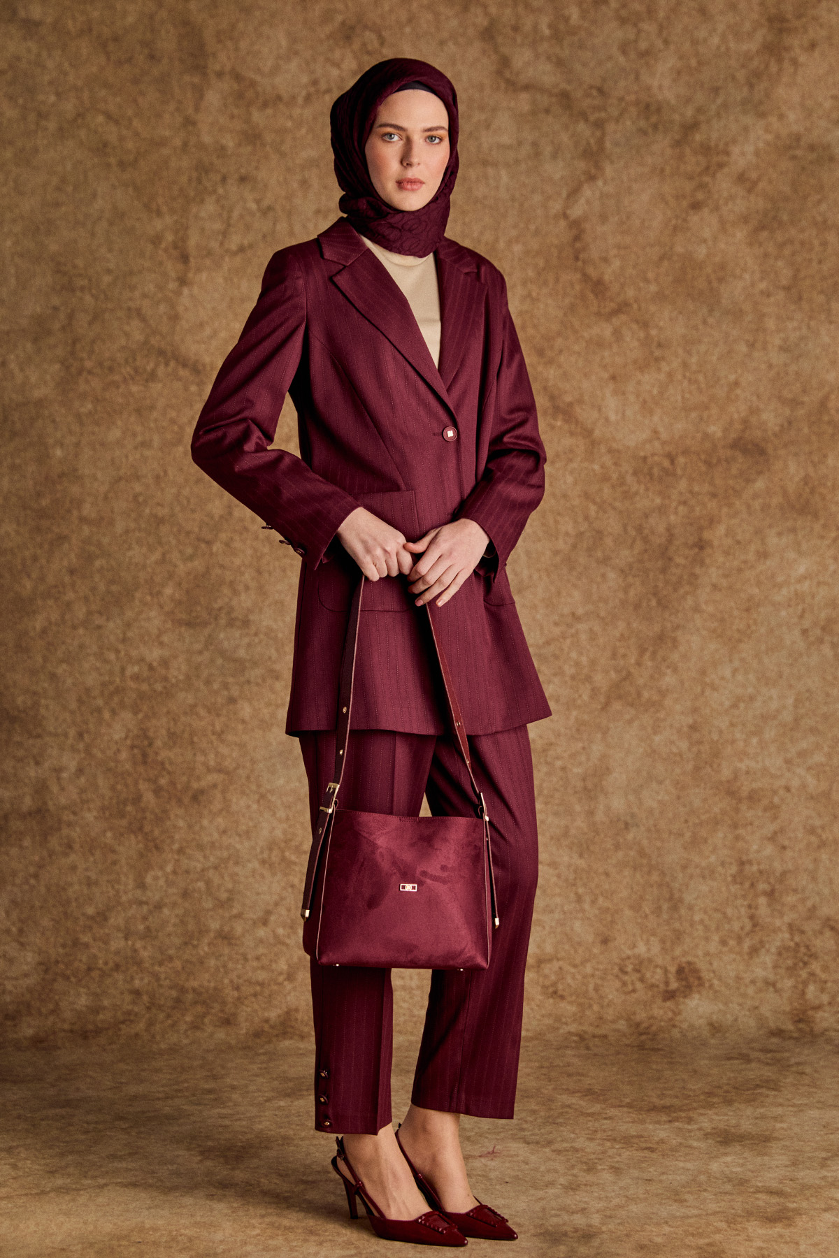 Ayarlanabilir Askılı Kol Çantası