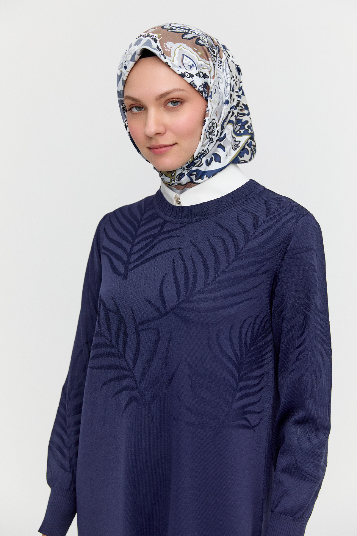 Yaprak Desenli Ribanalı Triko Elbise