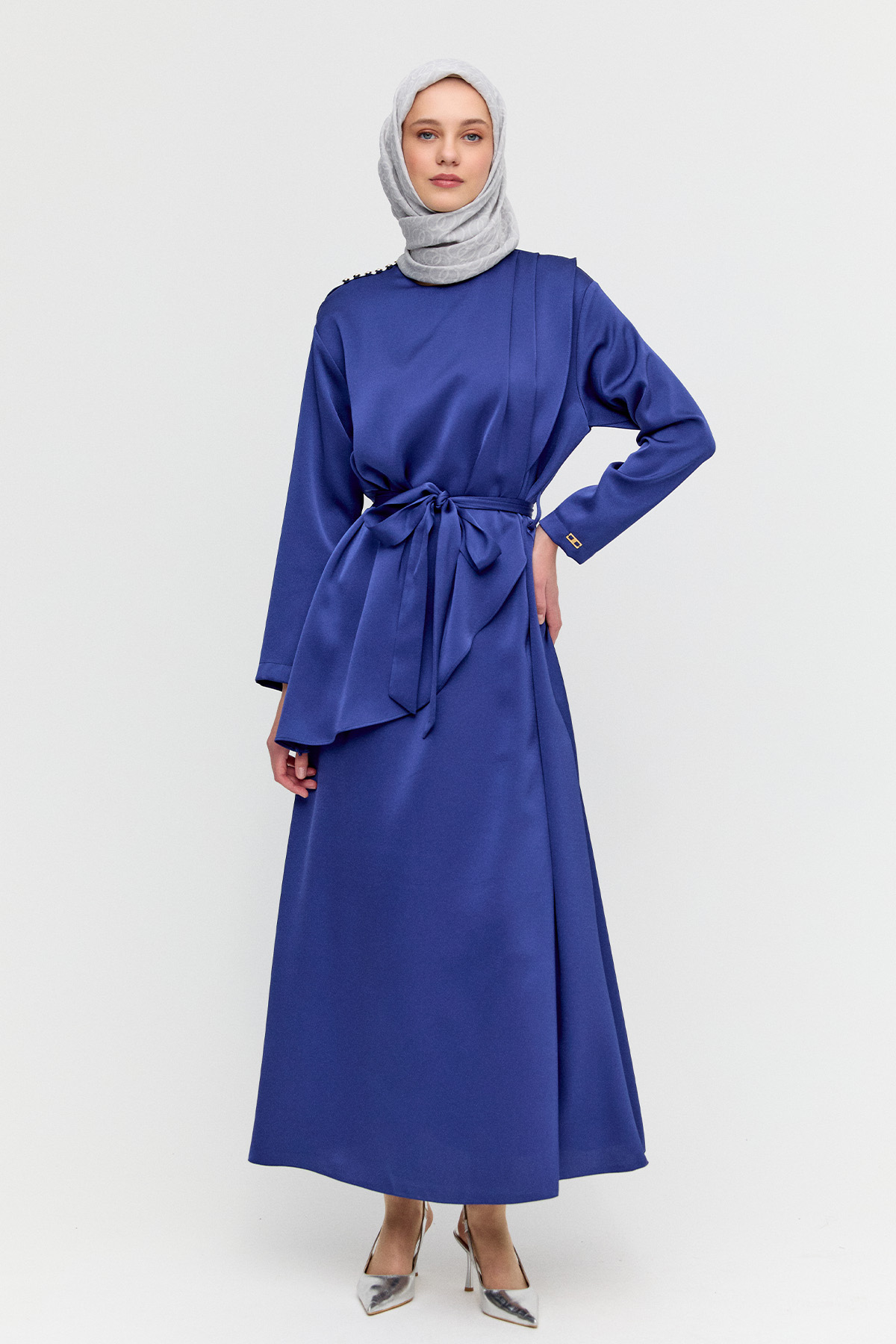 Kuşaklı Drape Detaylı Saten Elbise