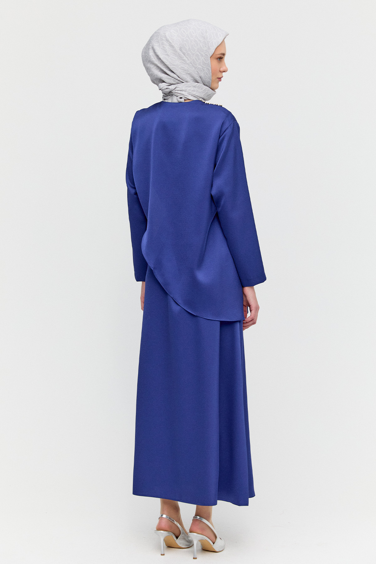 Kuşaklı Drape Detaylı Saten Elbise