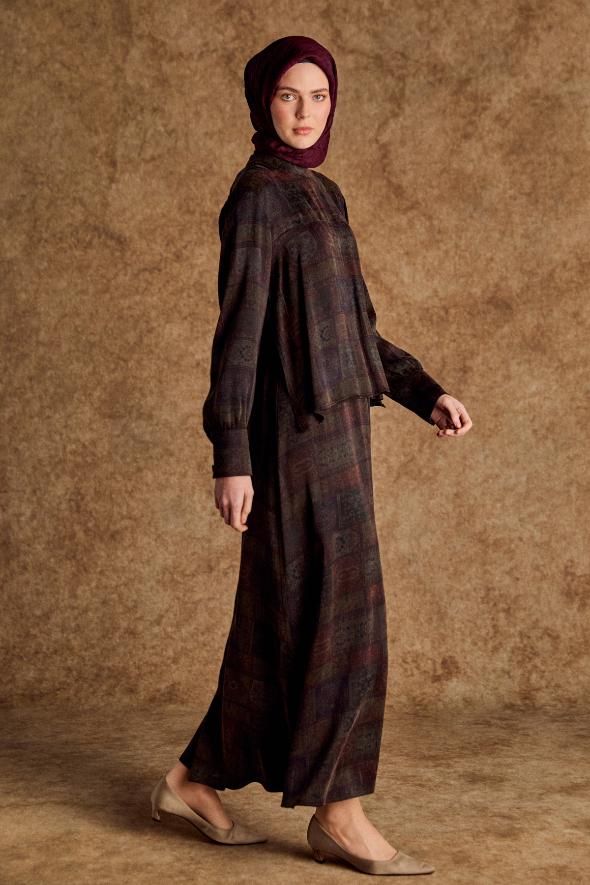 Pelerin Detaylı Desenli Elbise