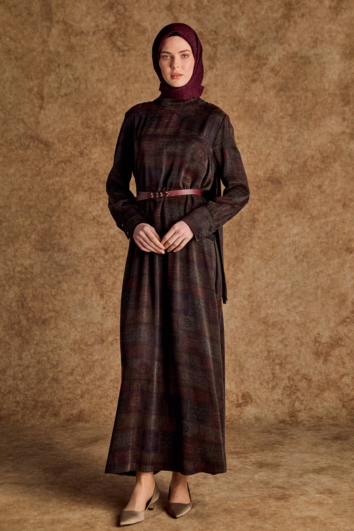 Pelerin Detaylı Desenli Elbise