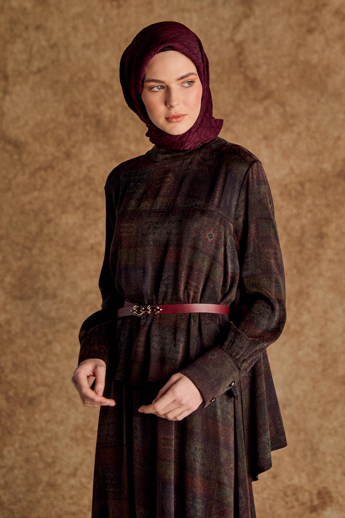 Pelerin Detaylı Desenli Elbise