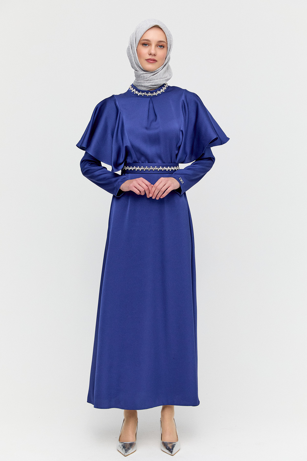 Taş Detaylı Volanlı Kemerli Elbise