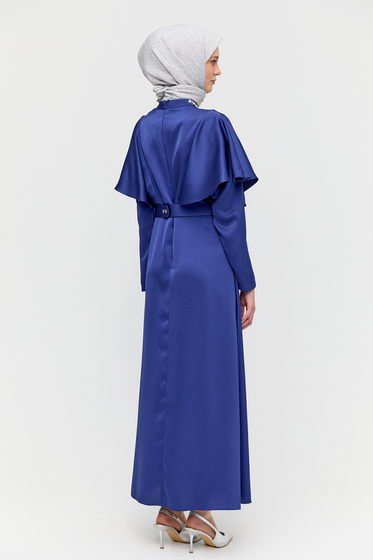 Taş Detaylı Volanlı Kemerli Elbise