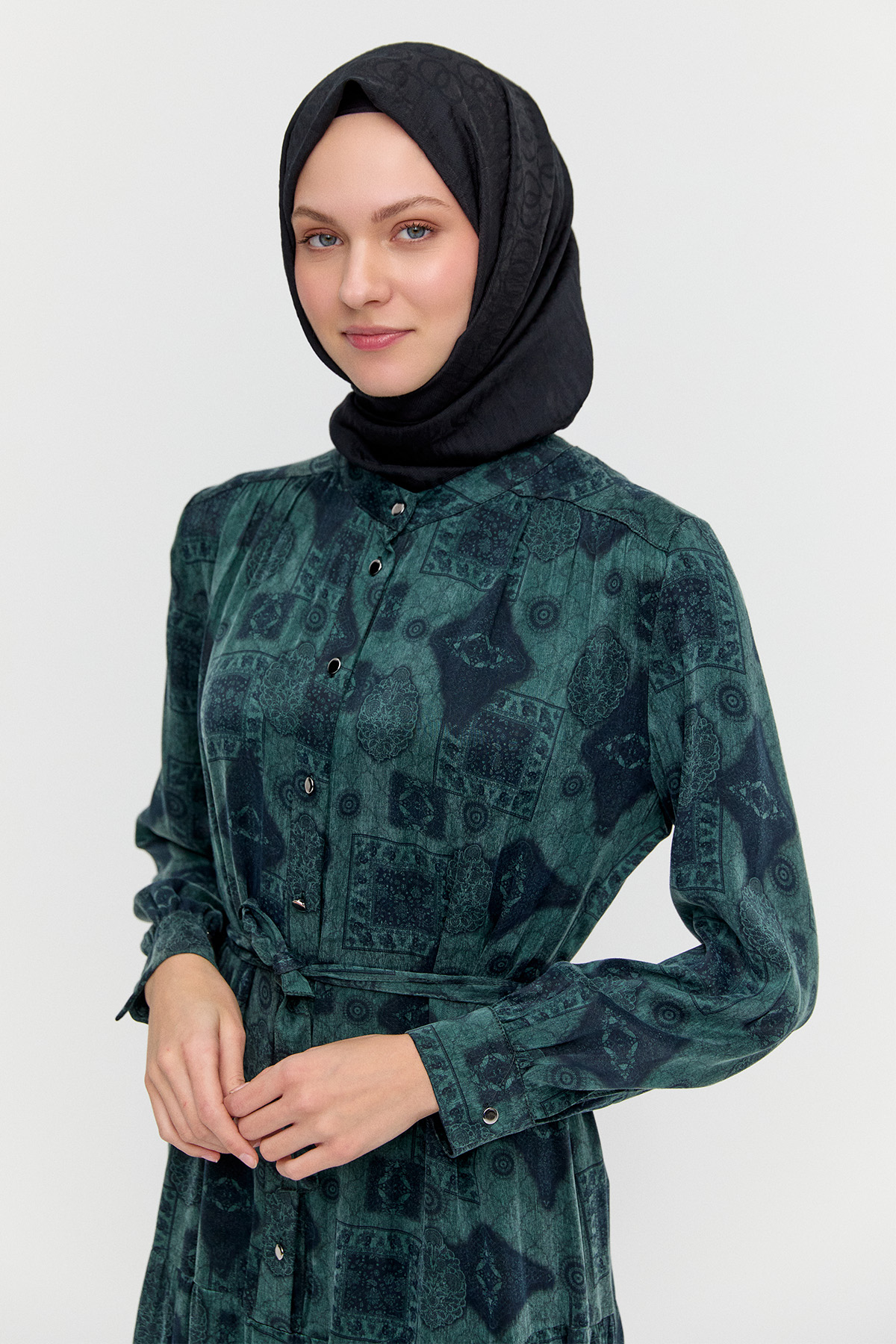 Hakim Yakalı Kuşaklı Katmanlı Elbise