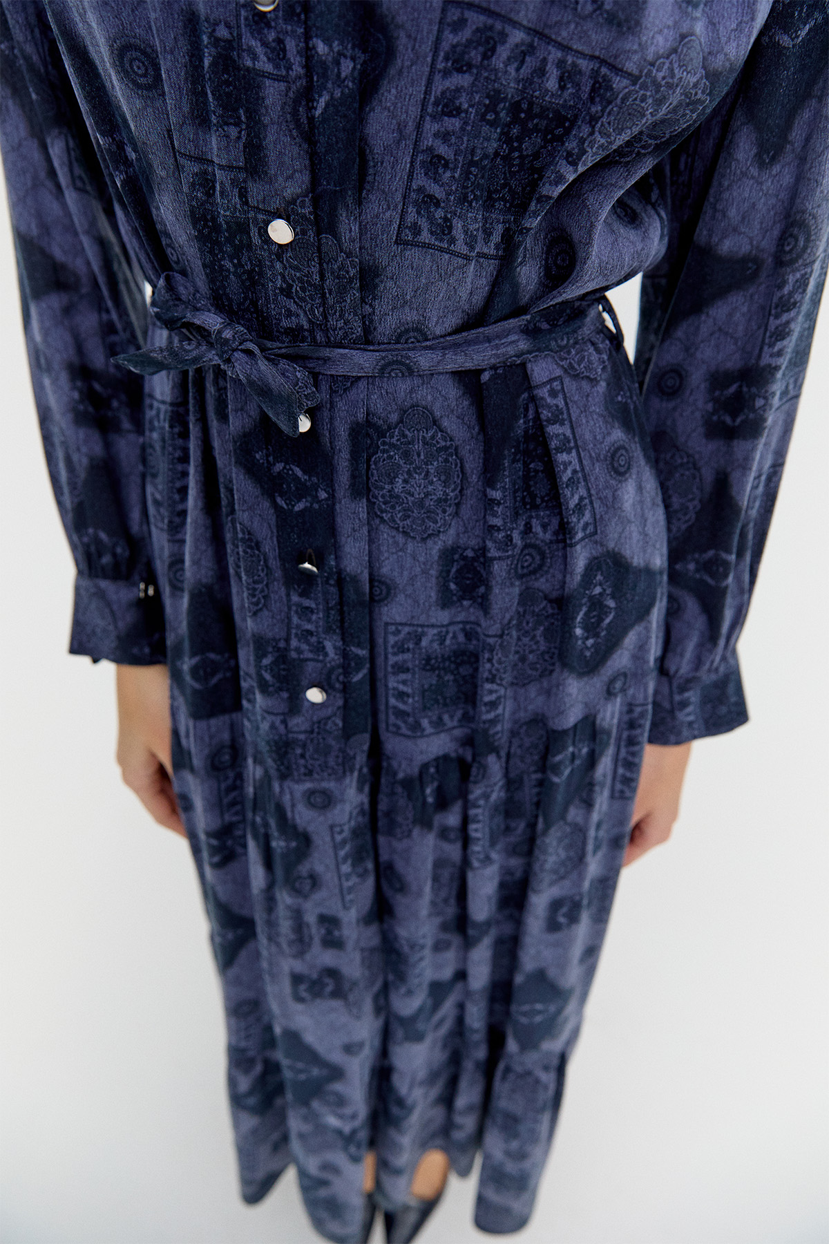 Hakim Yakalı Kuşaklı Katmanlı Elbise