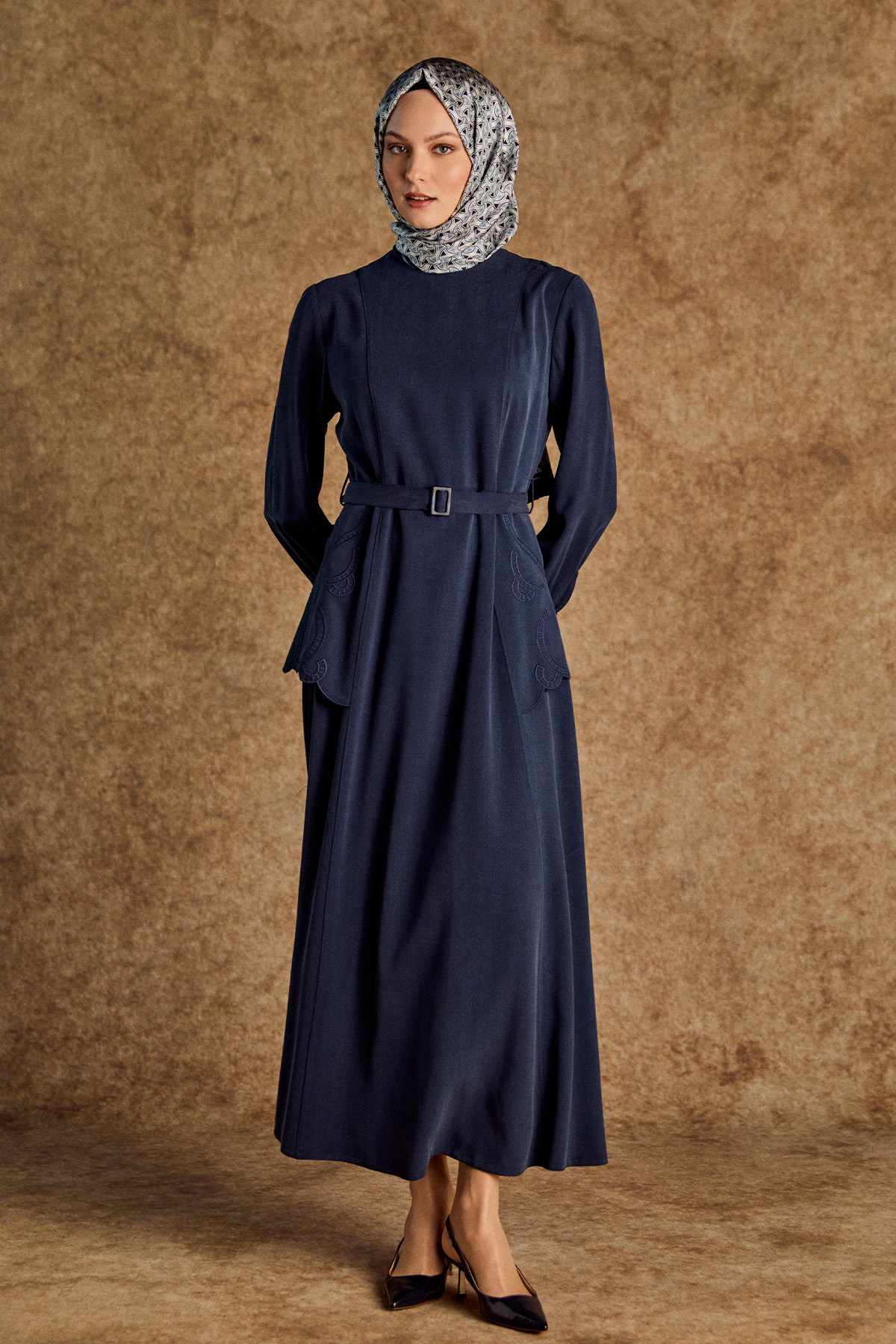 Yakma Desenli Kemerli Elbise