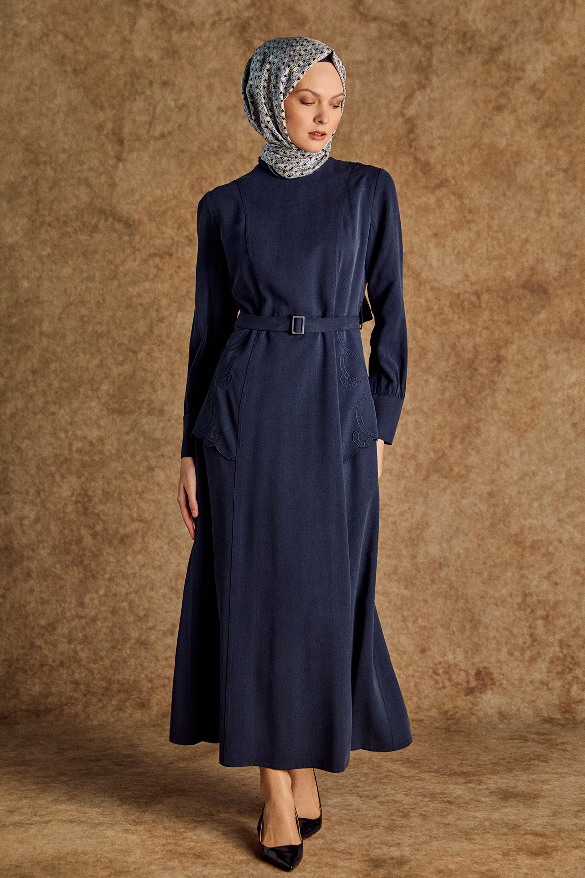 Yakma Desenli Kemerli Elbise