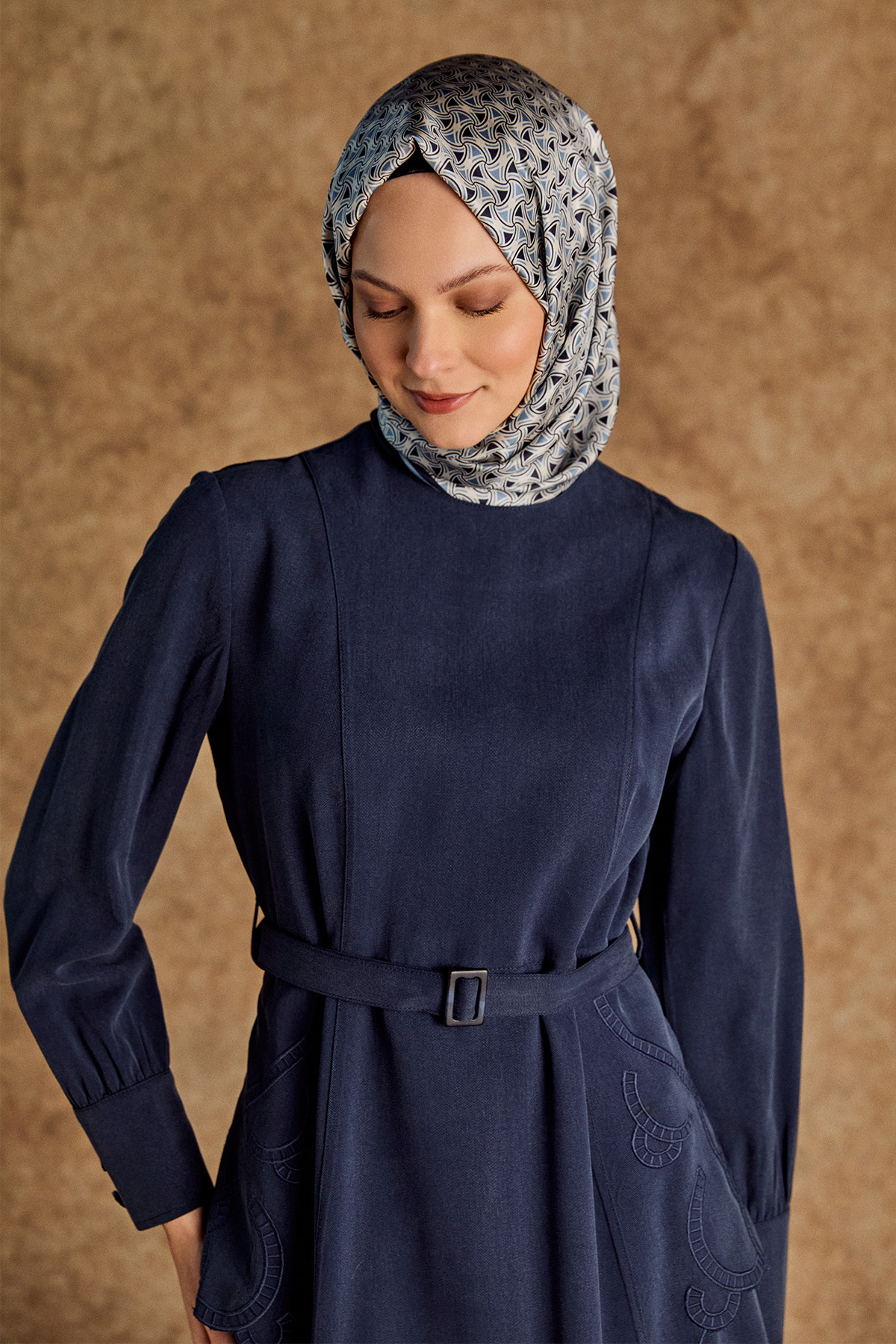 Yakma Desenli Kemerli Elbise