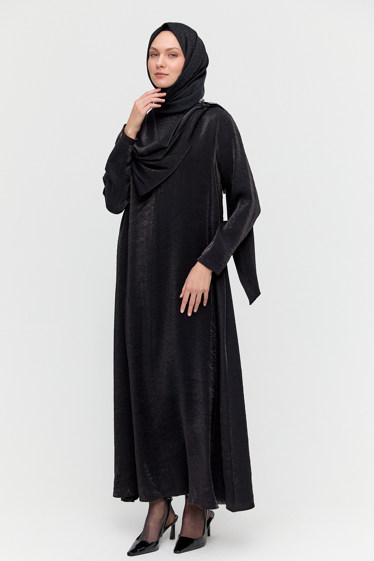 Fular Yakalı Jakarlı Elbise