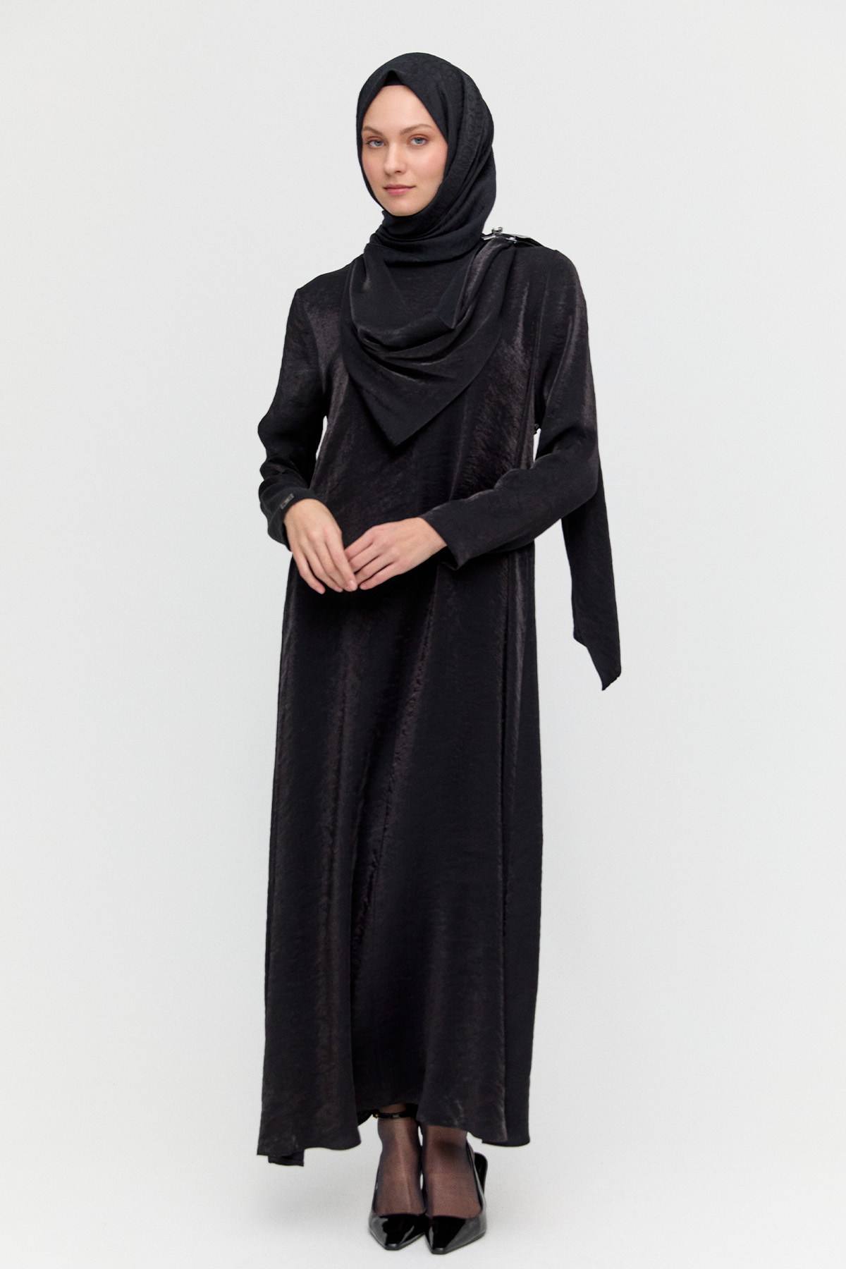 Fular Yakalı Jakarlı Elbise