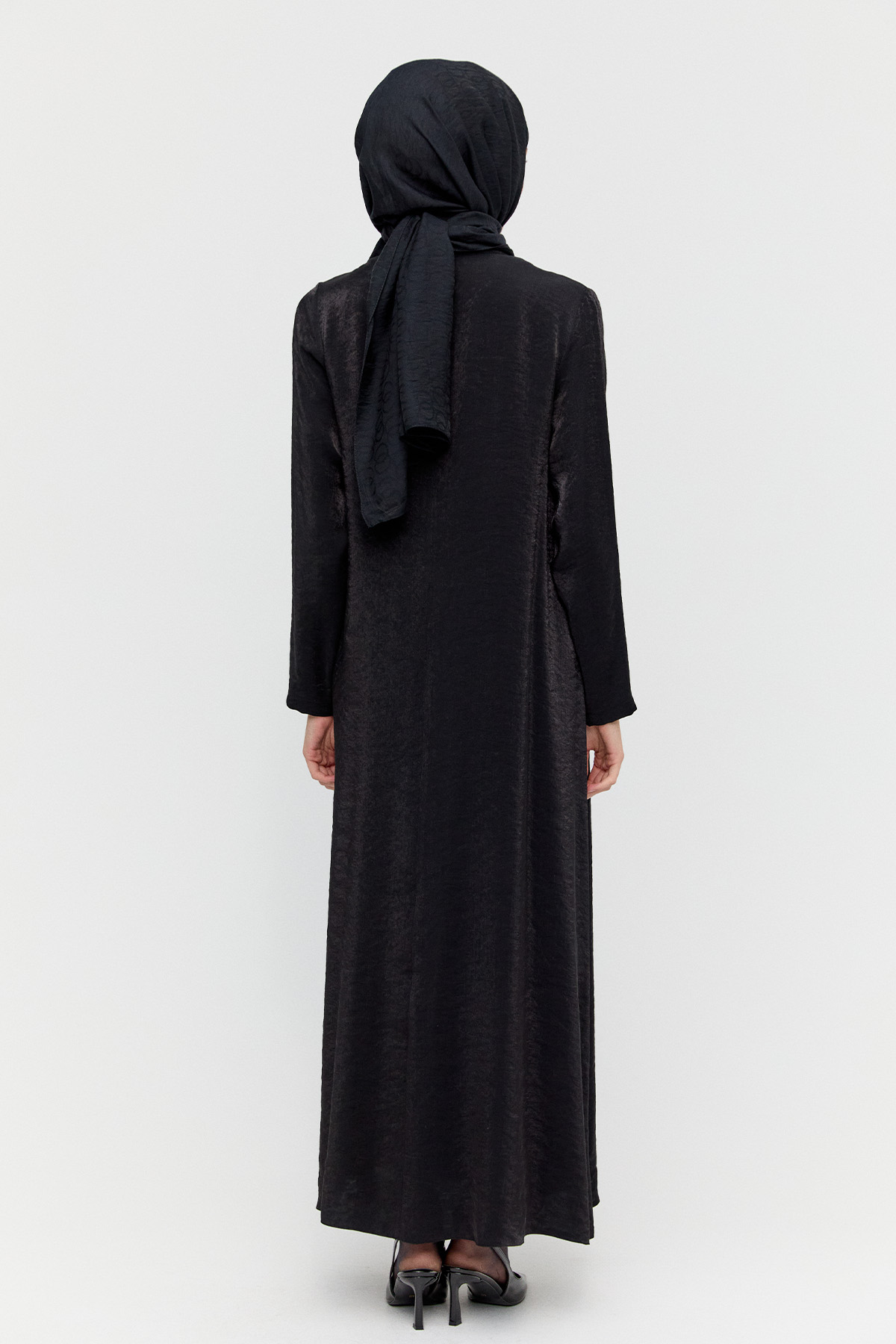 Fular Yakalı Jakarlı Elbise