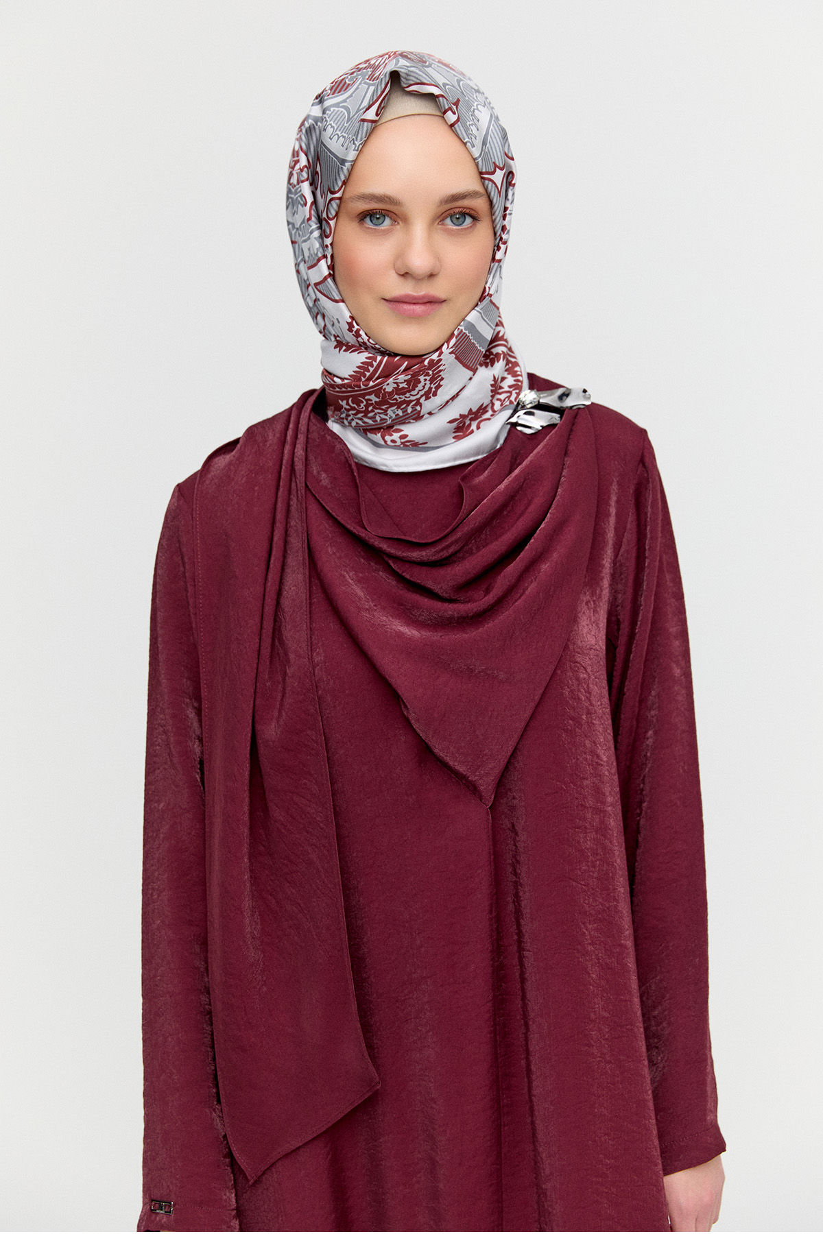 Fular Yakalı Jakarlı Elbise