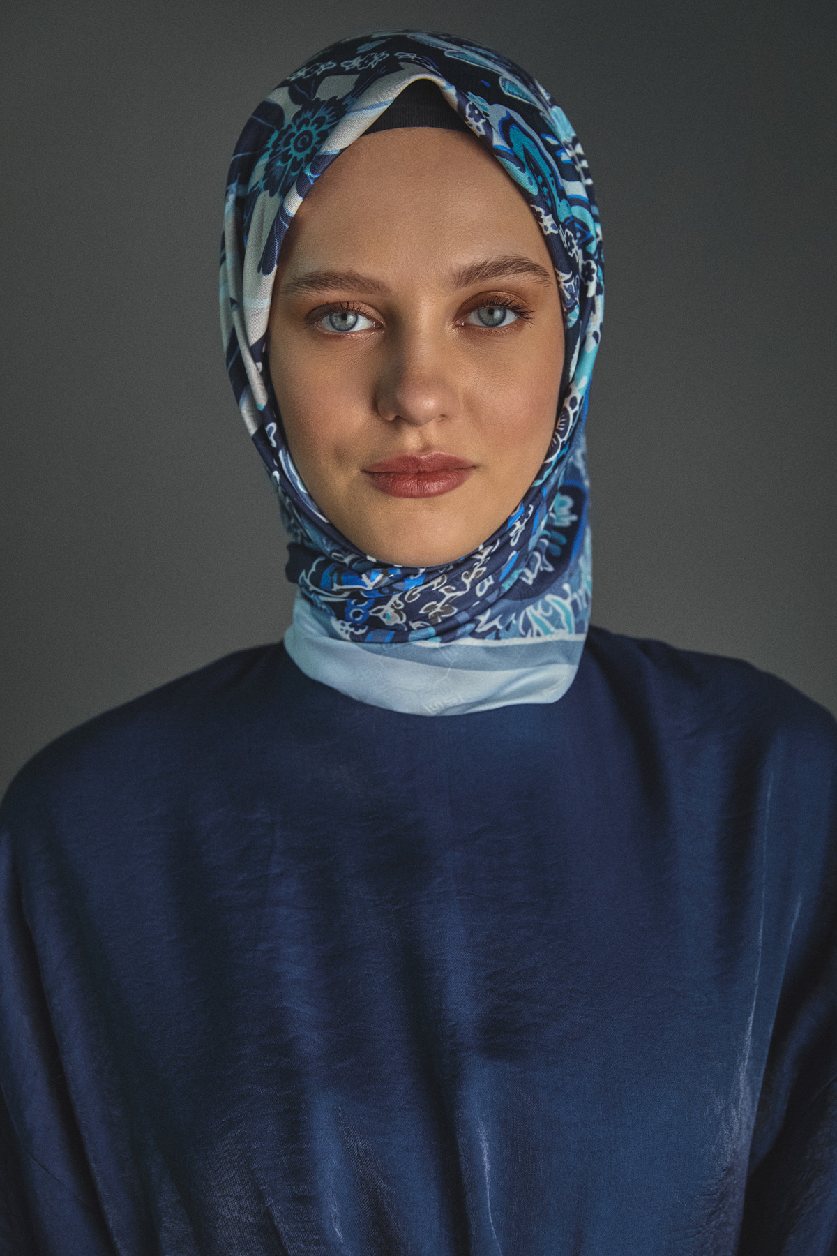 Geleneksel Motifli Jakarlı Eşarp