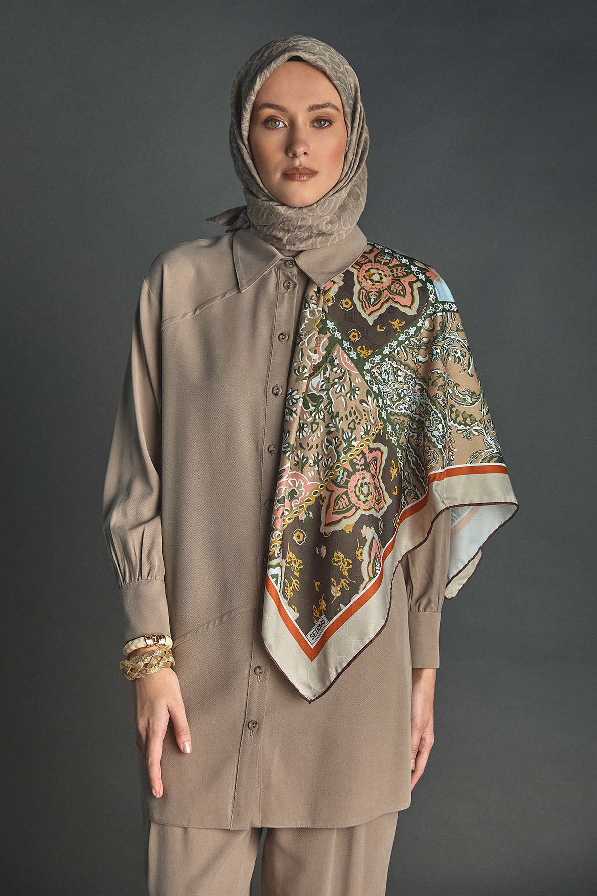 Geleneksel Motifli Jakarlı Eşarp