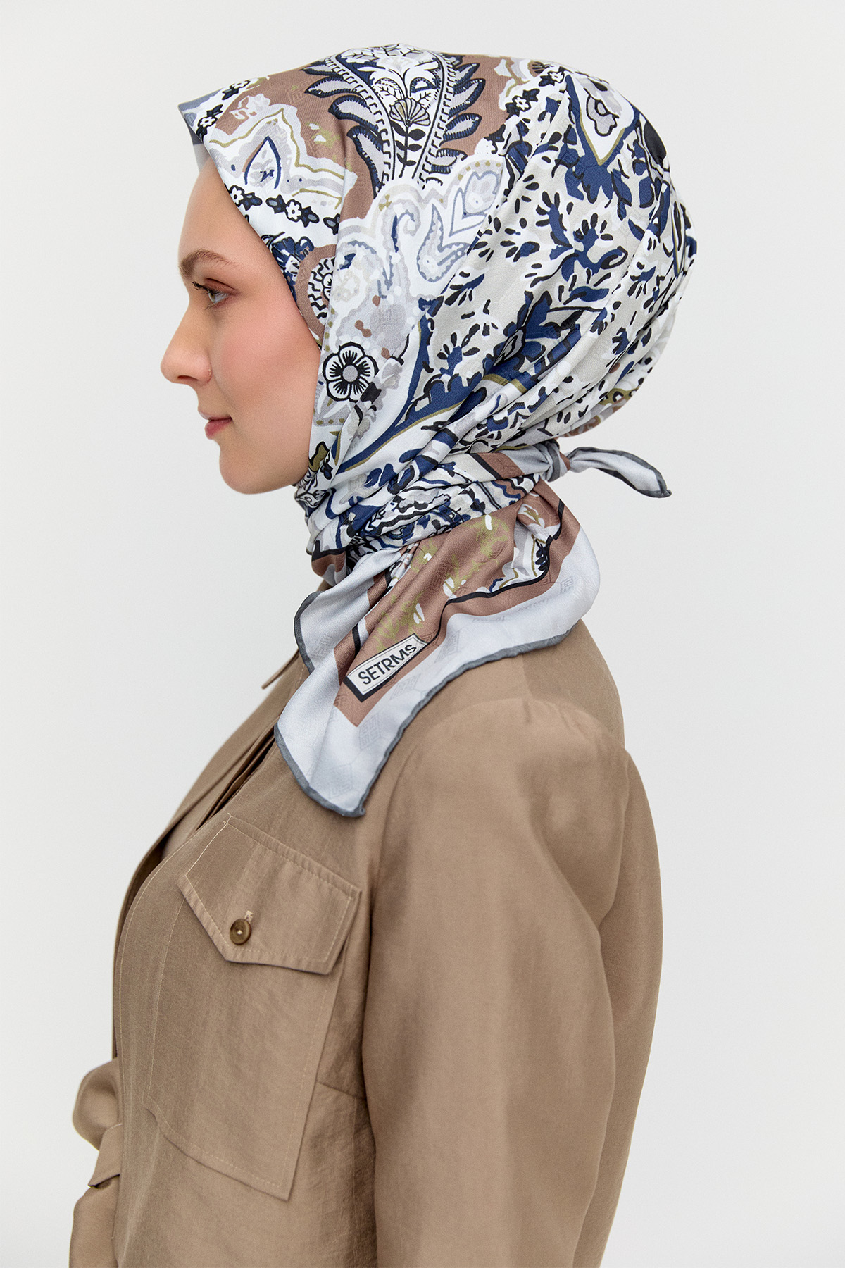 Geleneksel Motifli Jakarlı Eşarp