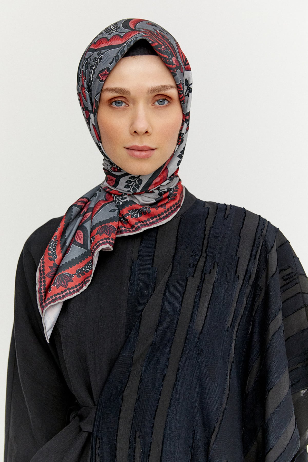 Çok Renkli Çiçek Desenli Eşarp, Tesettür Giyim