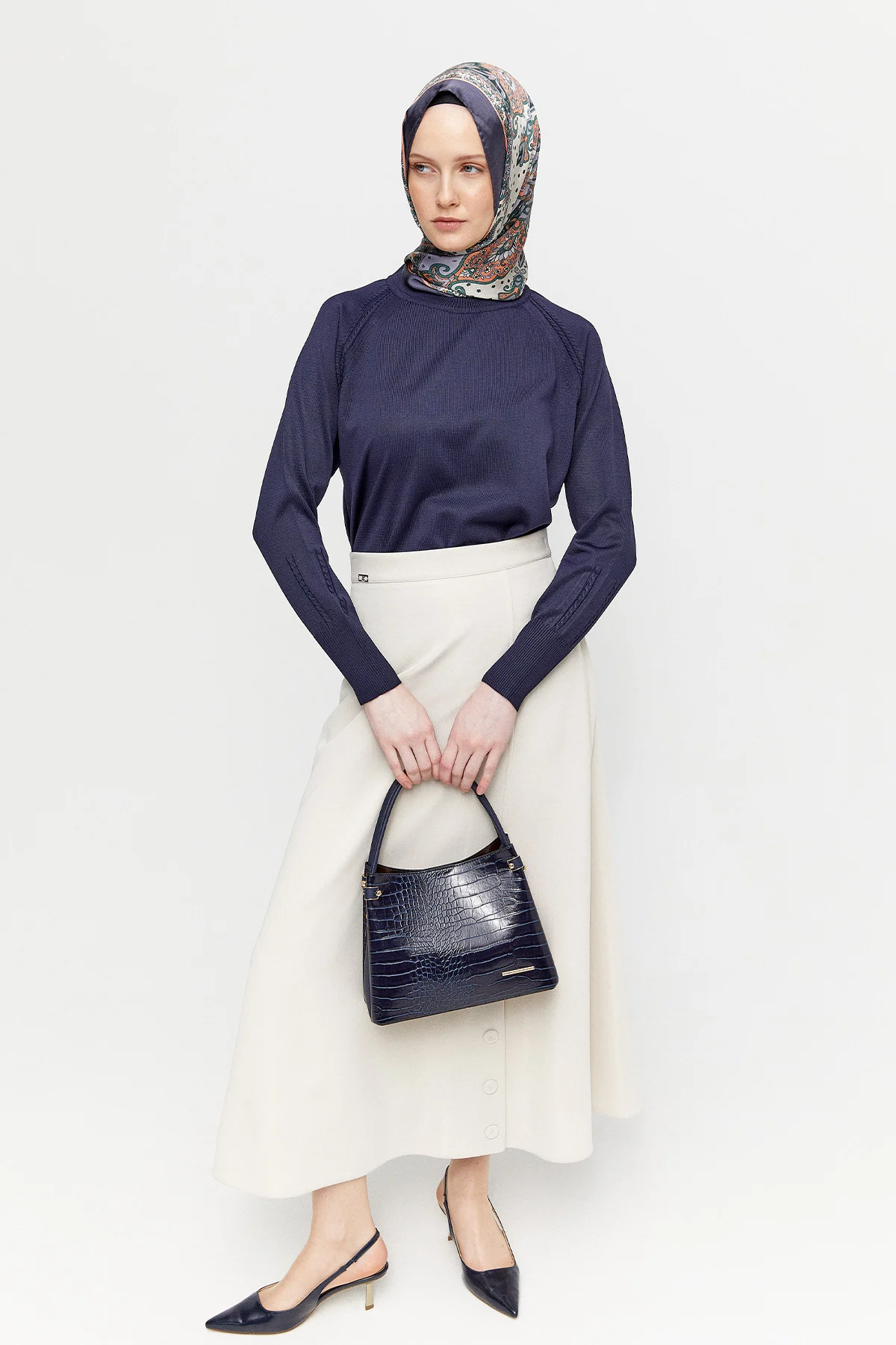 Süs Düğmeli Evaze Etek, Tesettür Giyim