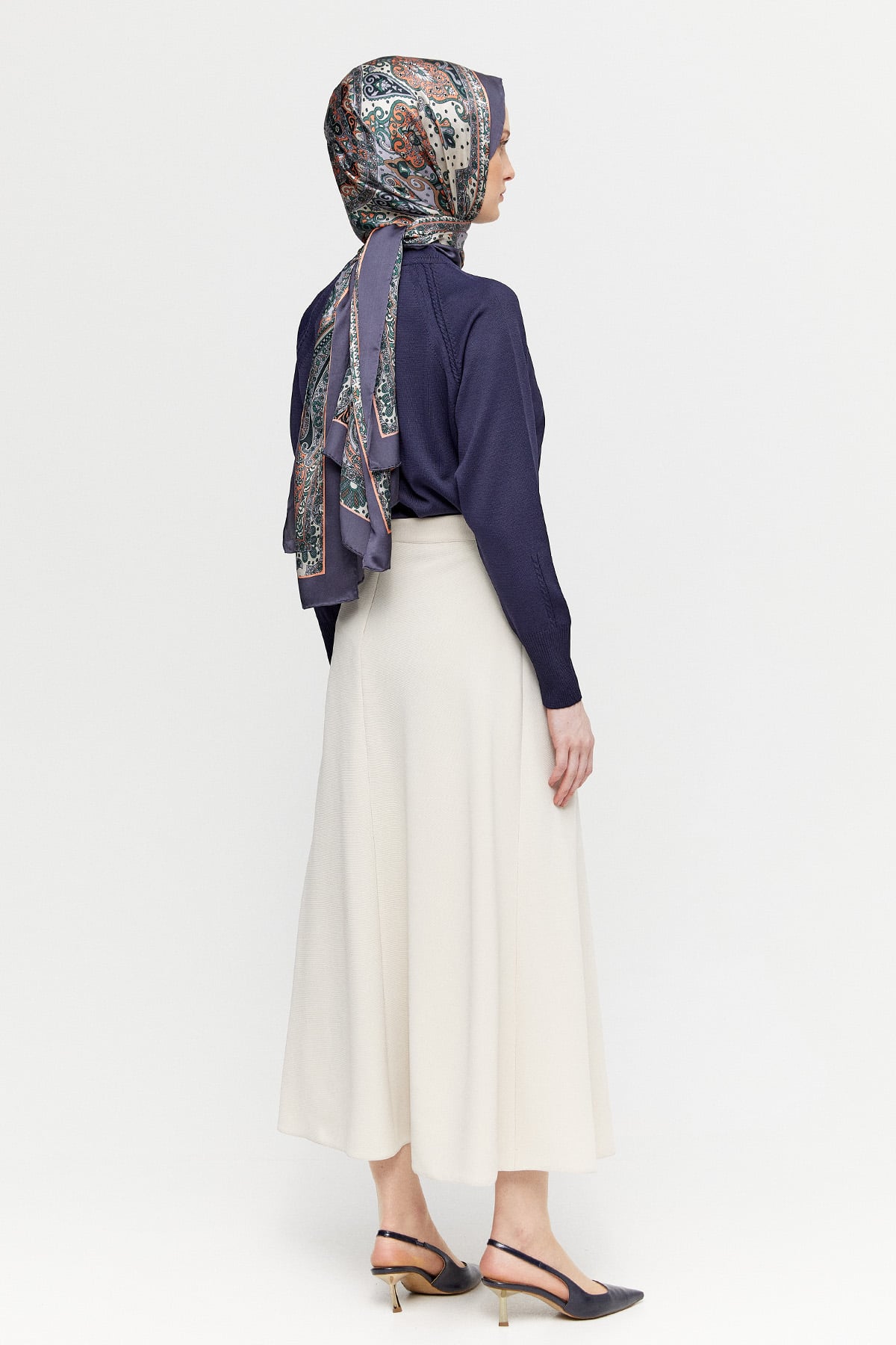 Süs Düğmeli Evaze Etek, Tesettür Giyim