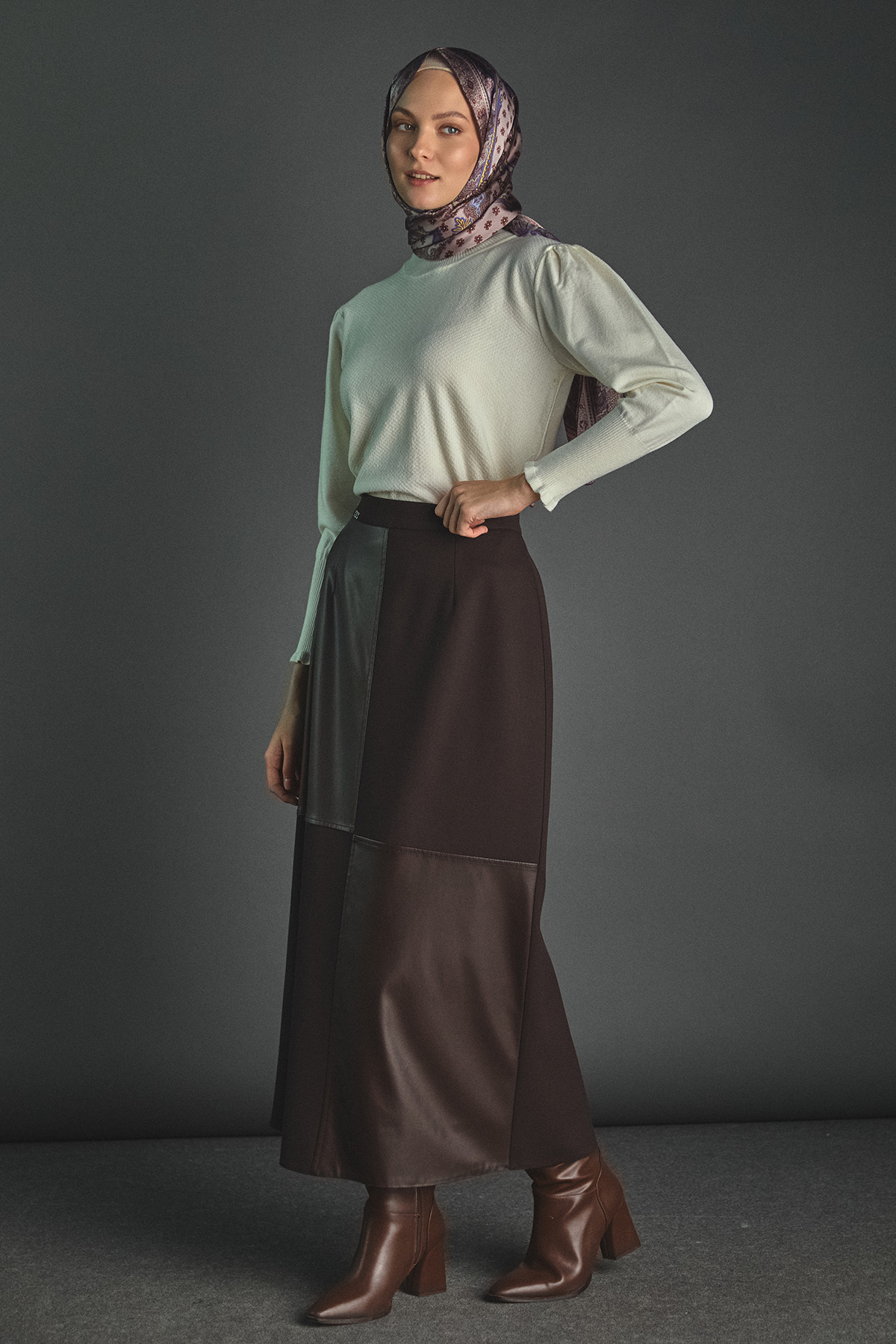 Suni Deri Parçalı A Kesim Etek