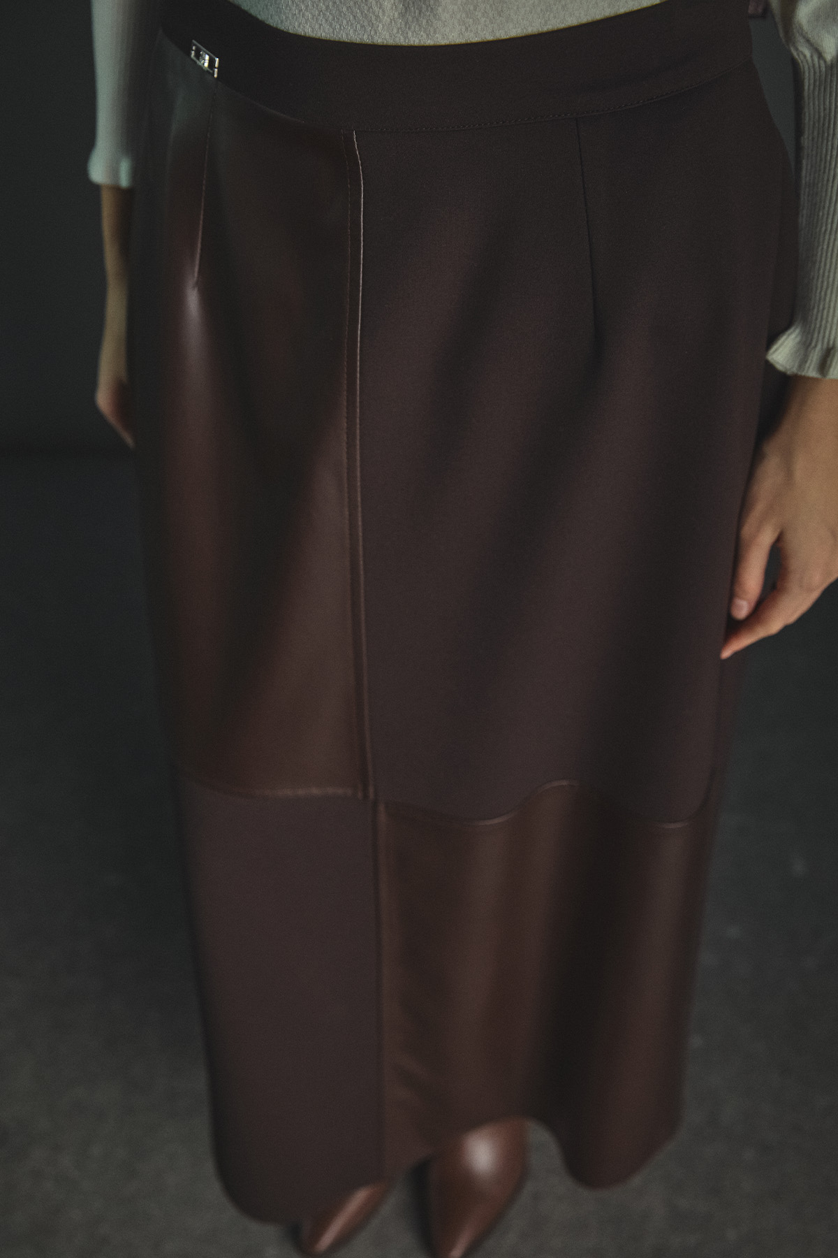 Suni Deri Parçalı A Kesim Etek