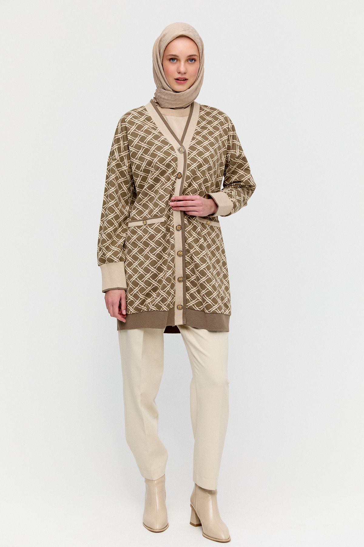 V Yaka Desenli Hırka