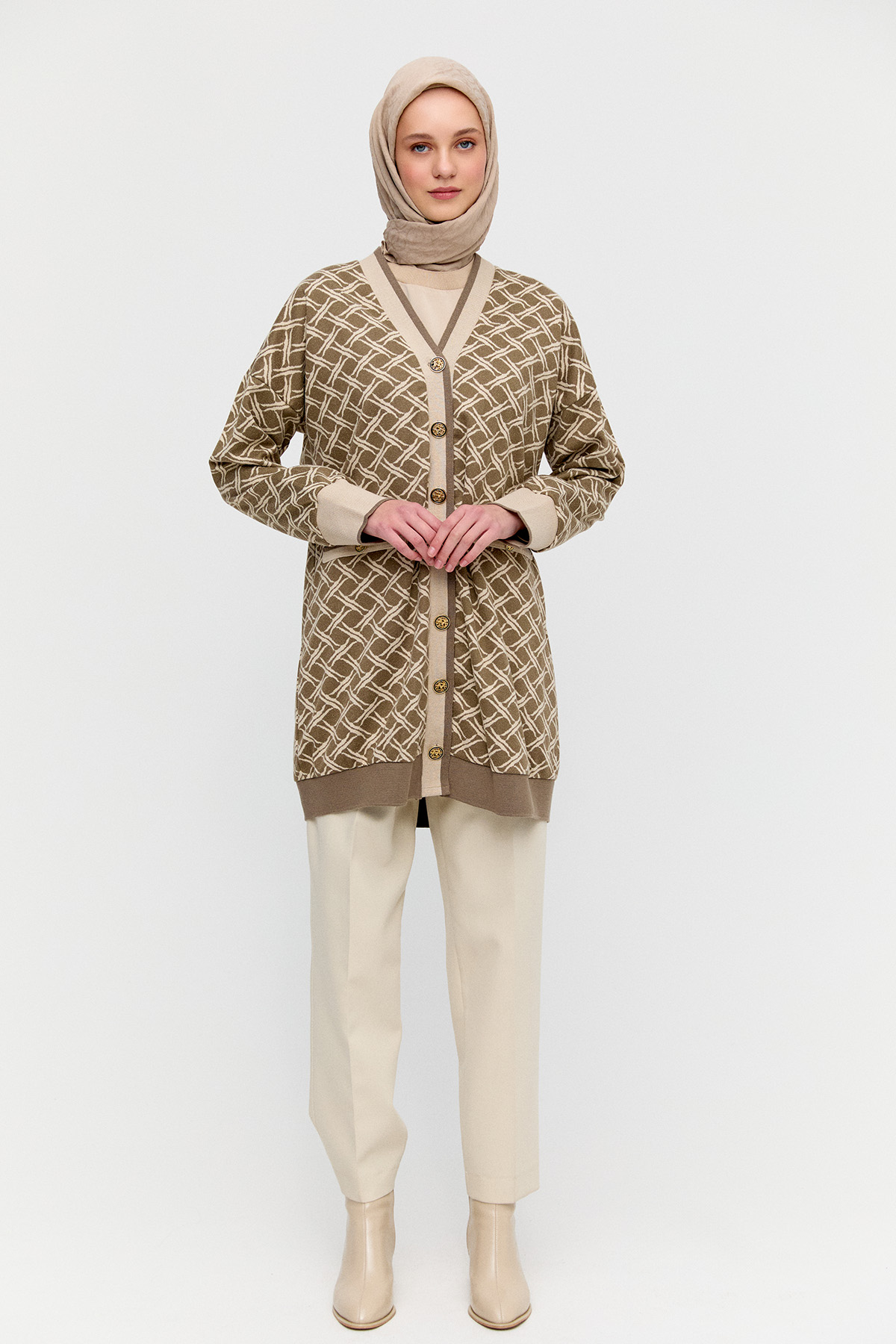 V Yaka Desenli Hırka