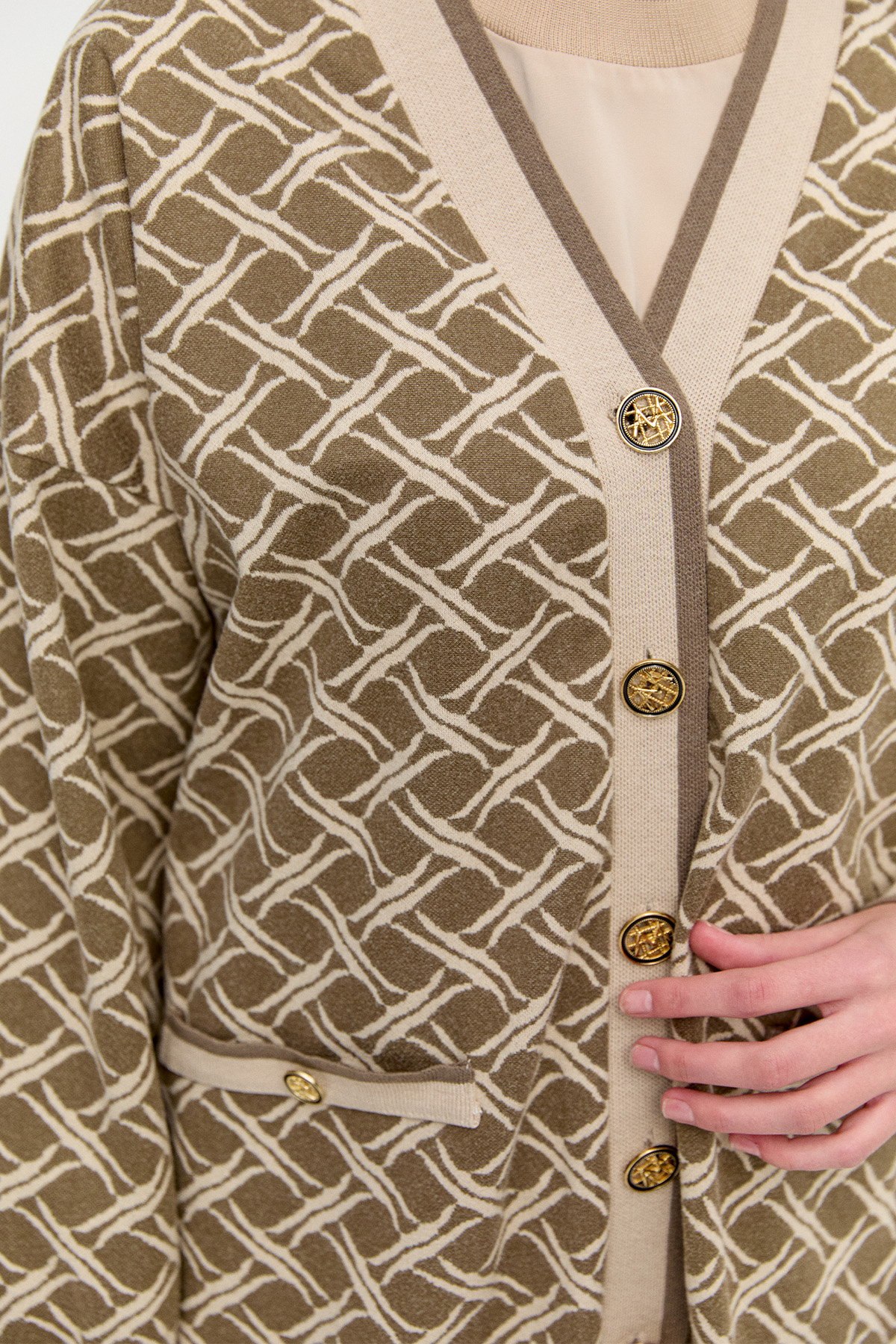 V Yaka Desenli Hırka