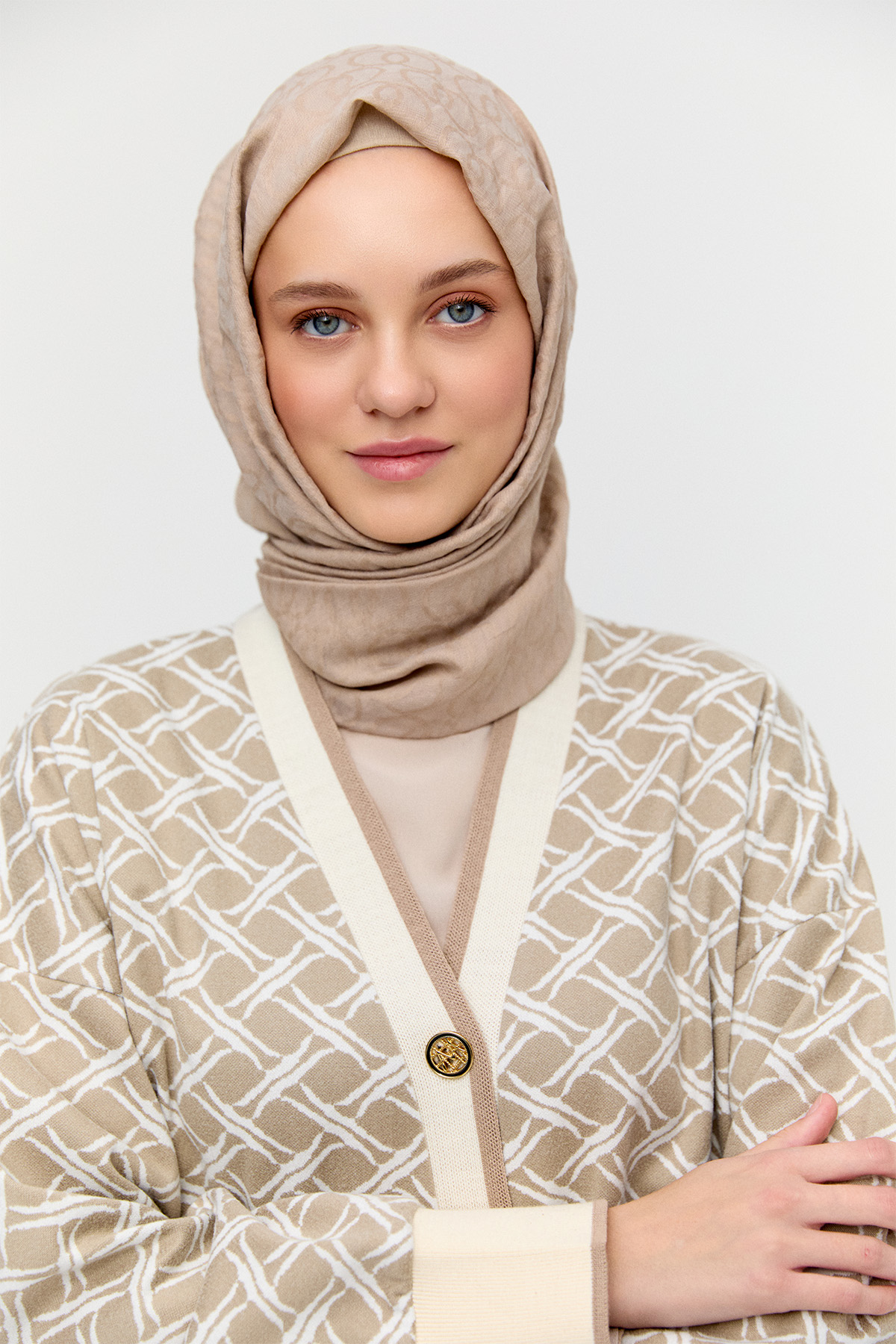 Desenli Ribana Detaylı V Yaka Triko Hırka