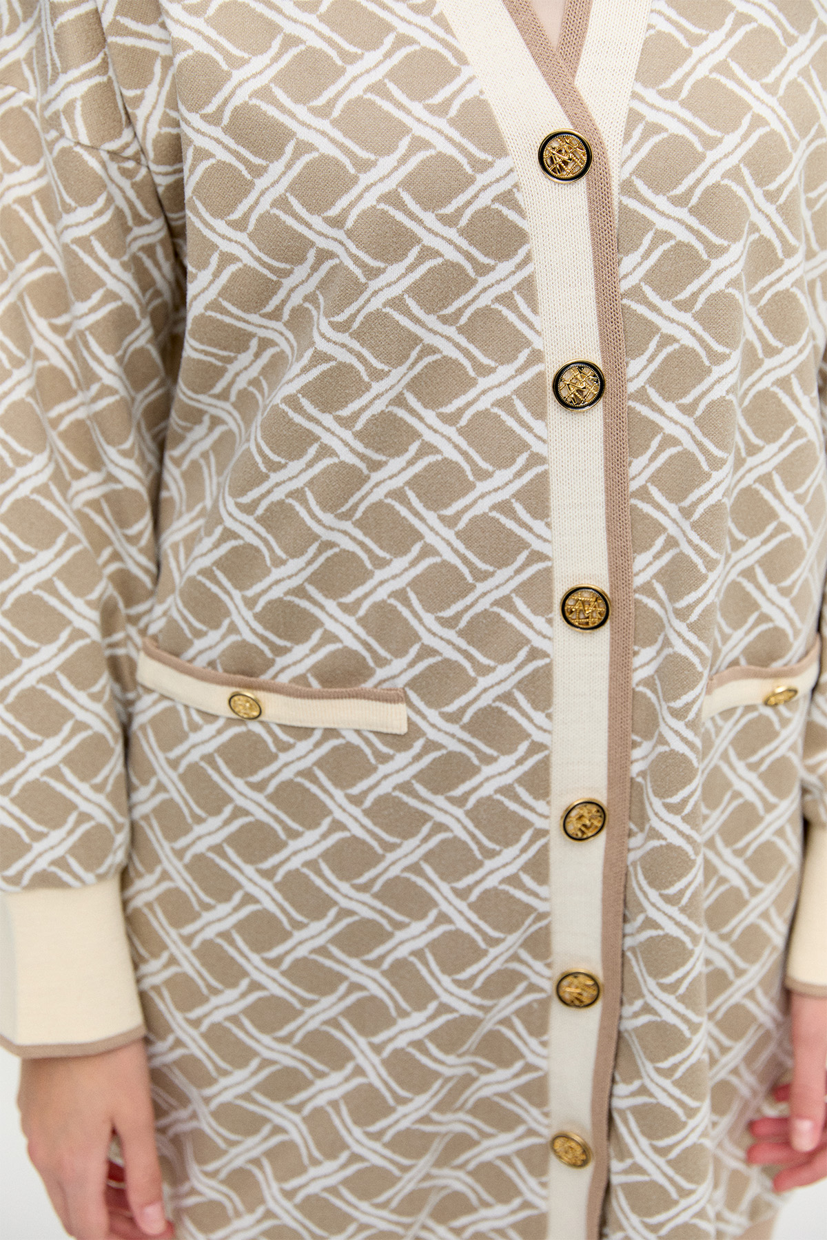 Desenli Ribana Detaylı V Yaka Triko Hırka