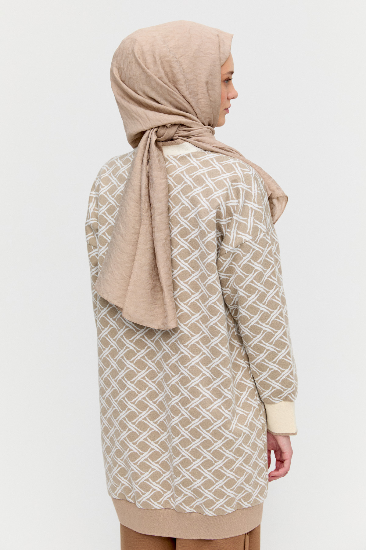 Desenli Ribana Detaylı V Yaka Triko Hırka