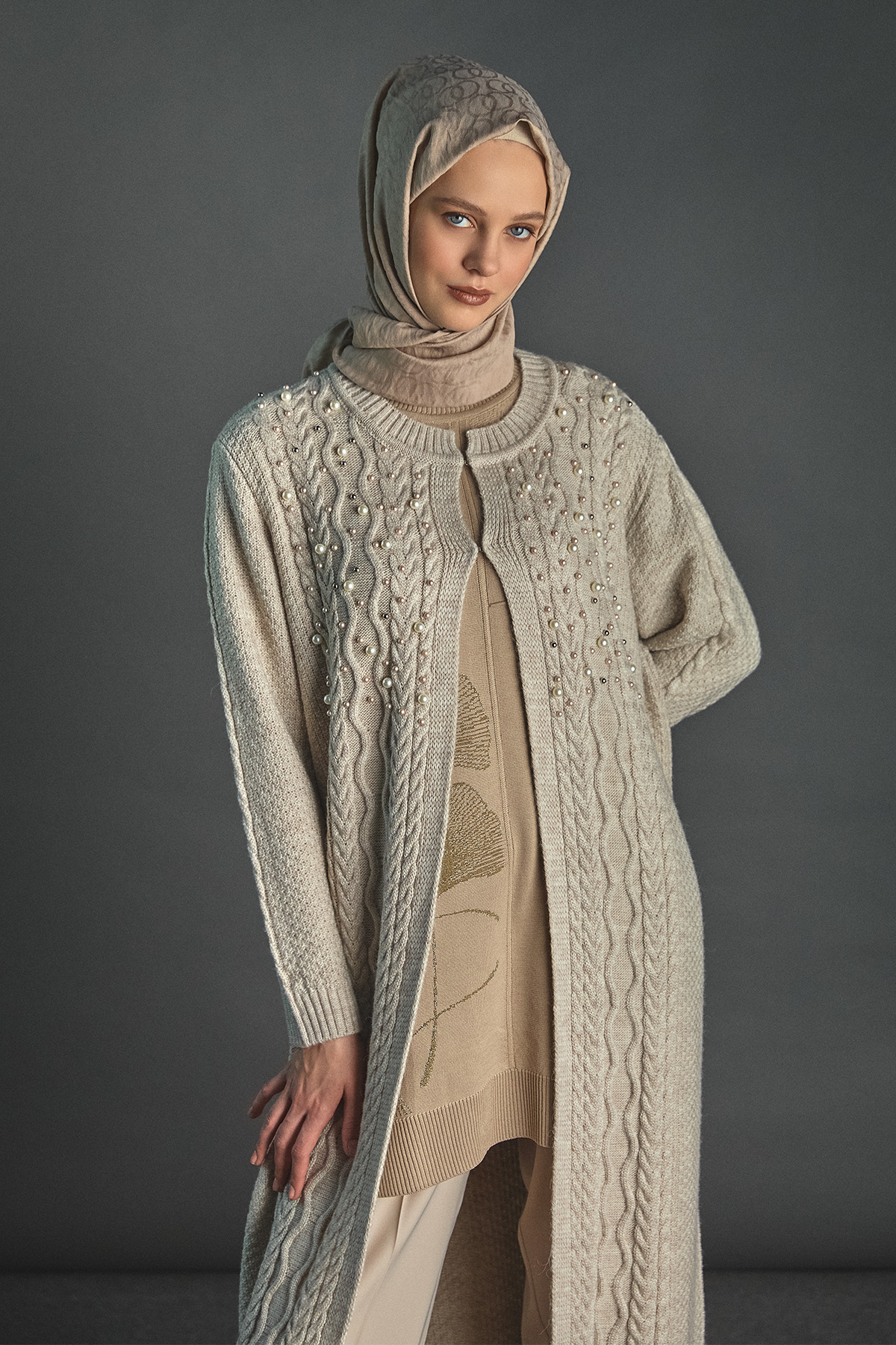 Taş ve İnci Detaylı Uzun Hırka