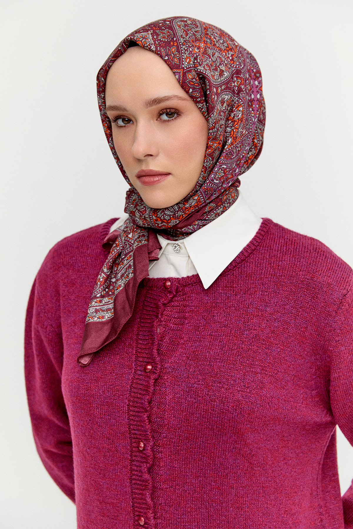 Yuvarlak Yakalı Düğmeli Triko Hırka, Tesettür Giyim