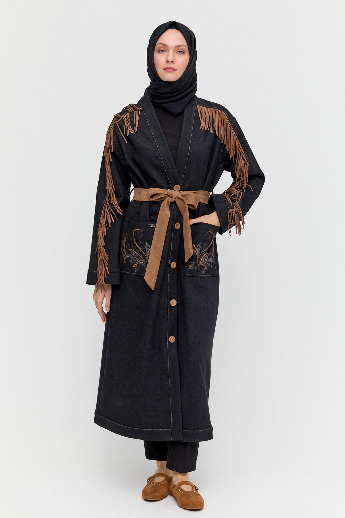 Püskül Detaylı Uzun Kap, Tesettür Giyim